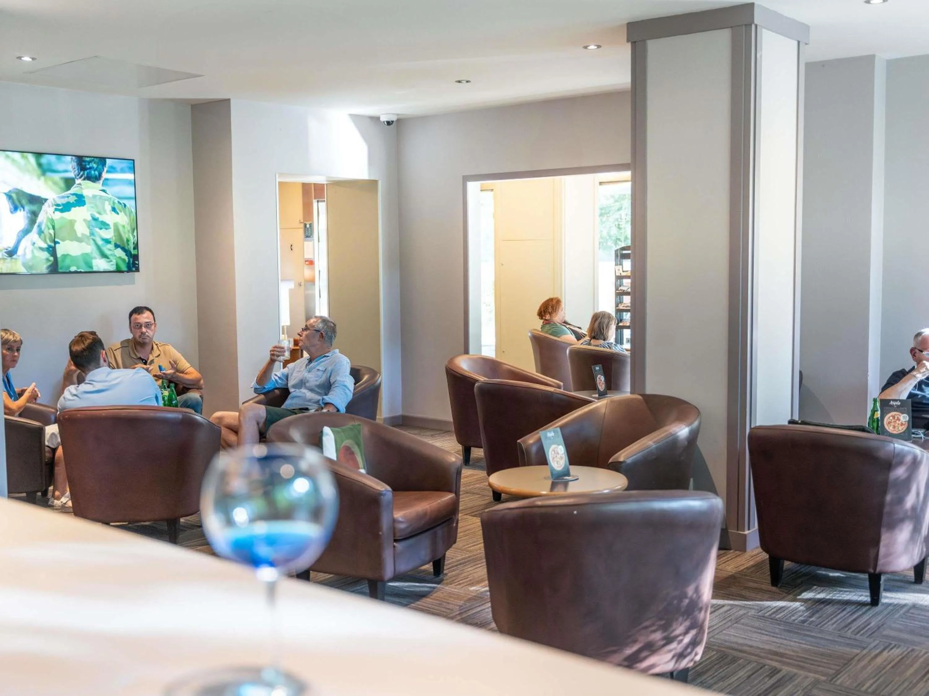 Lounge or bar in Mercure Besancon Parc Micaud - Hotel & Bar