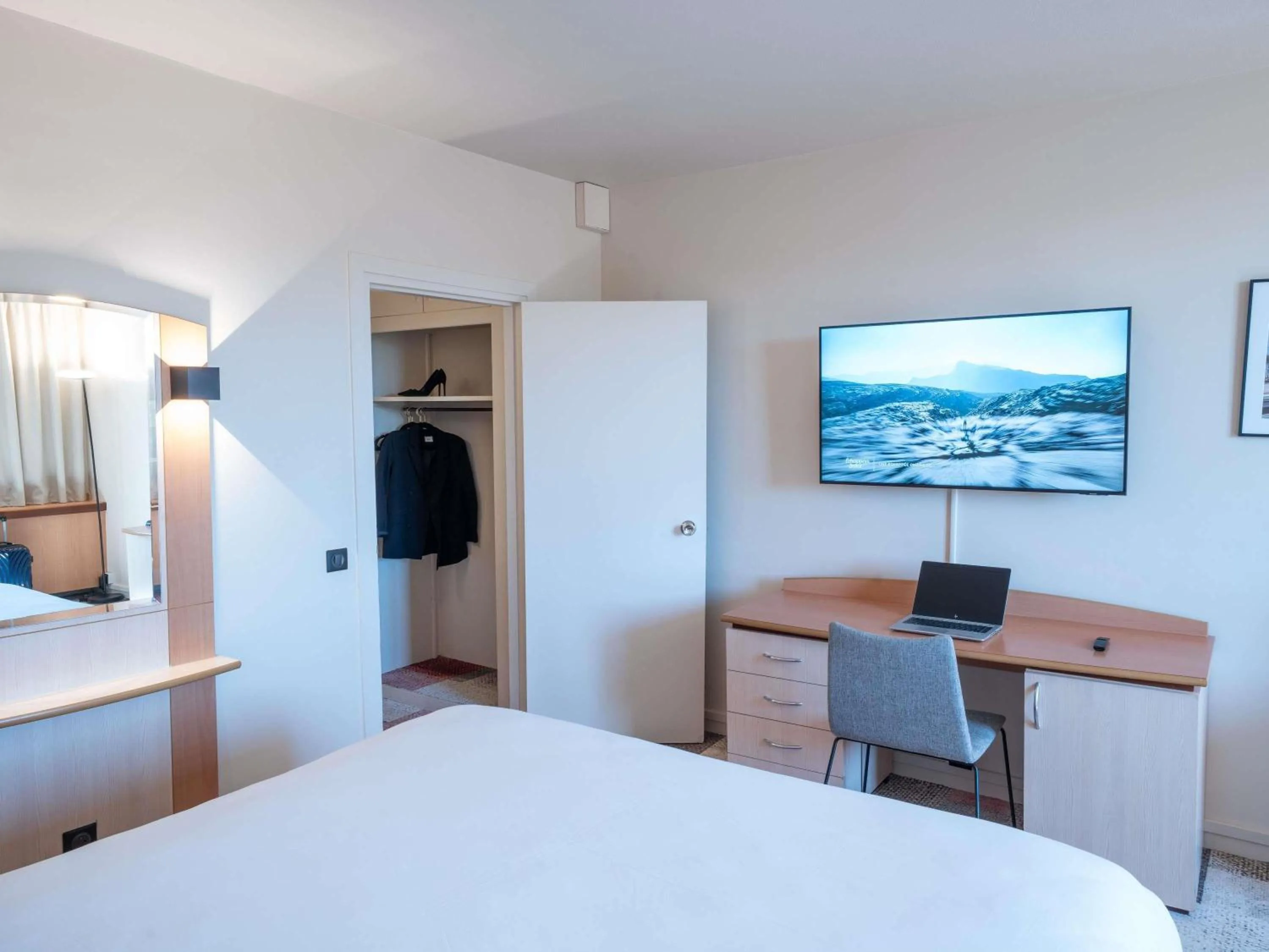 Bedroom, Bed in Mercure Besancon Parc Micaud - Hotel & Bar