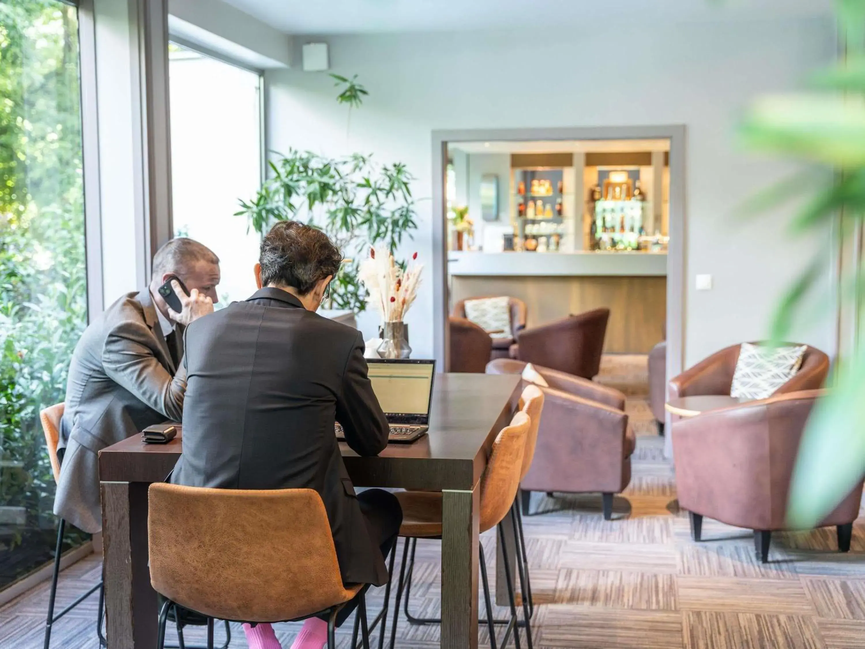 Lounge or bar in Mercure Besancon Parc Micaud - Hotel & Bar Lounge or bar in Mercure Besancon Parc Micaud - Hotel & Bar
