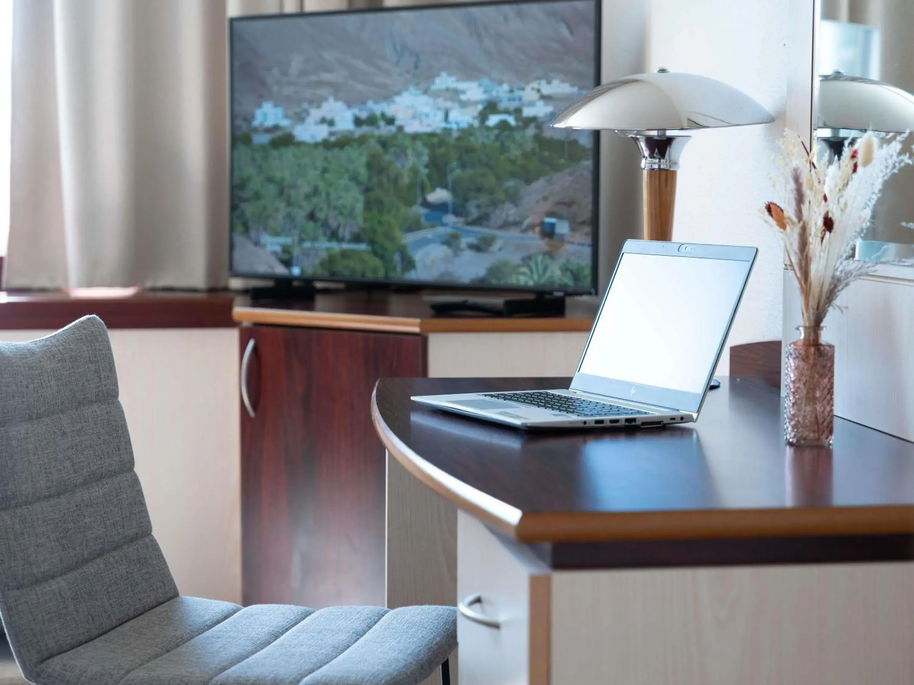 Bedroom in Mercure Besancon Parc Micaud - Hotel & Bar Bedroom in Mercure Besancon Parc Micaud - Hotel & Bar