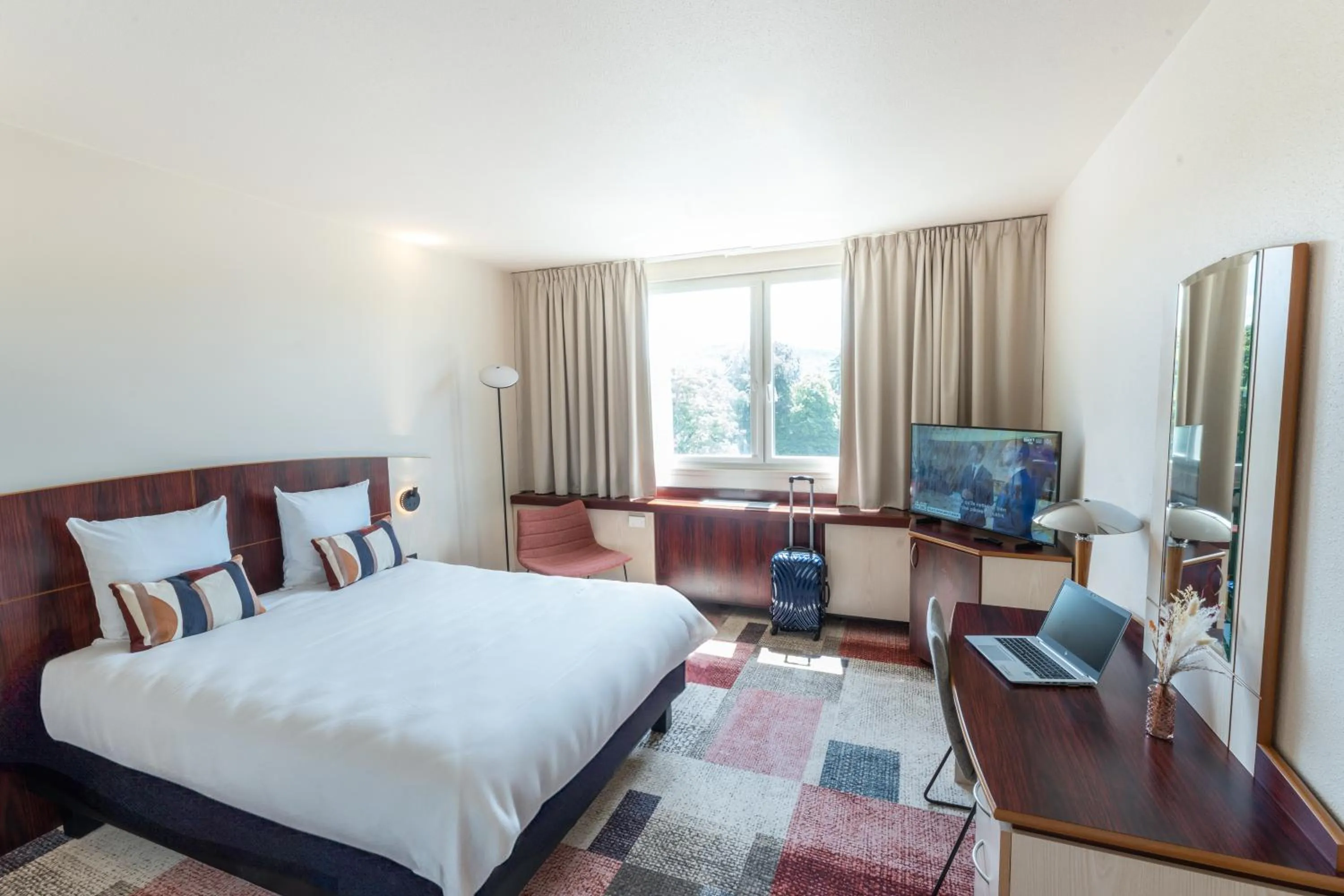 TV and multimedia, Bed in Mercure Besancon Parc Micaud - Hotel & Bar