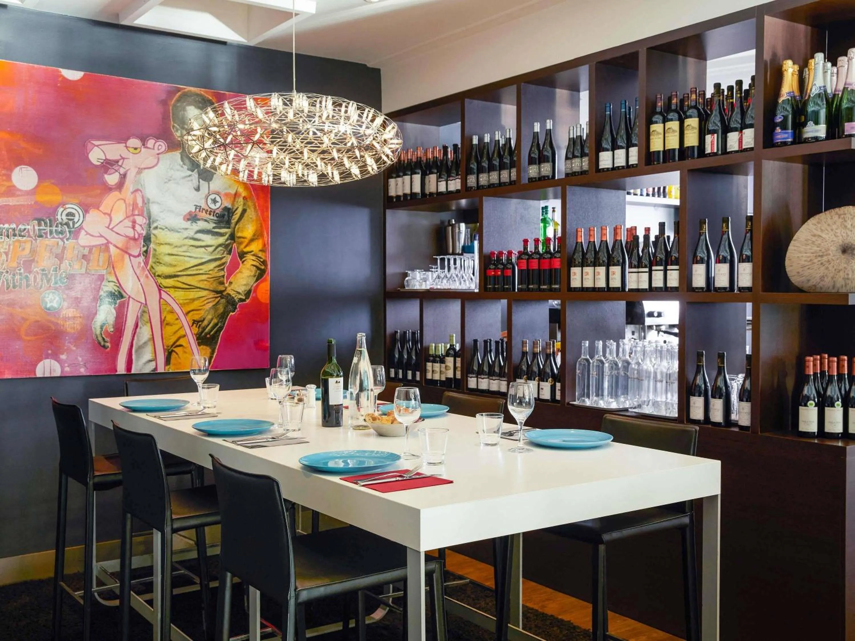 Restaurant/places to eat in Mercure Nantes Centre Gare