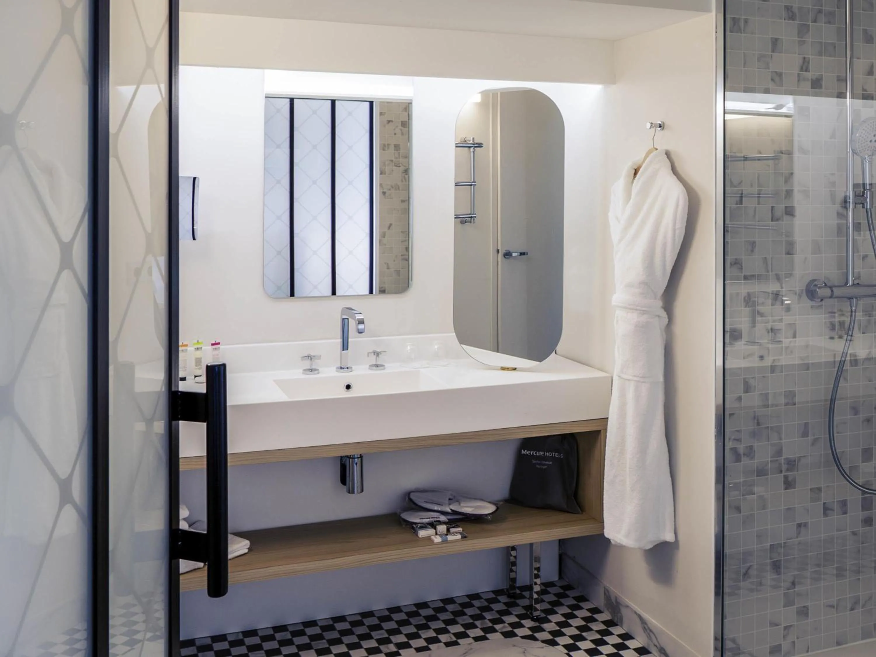 Bedroom in Mercure Nantes Centre Gare