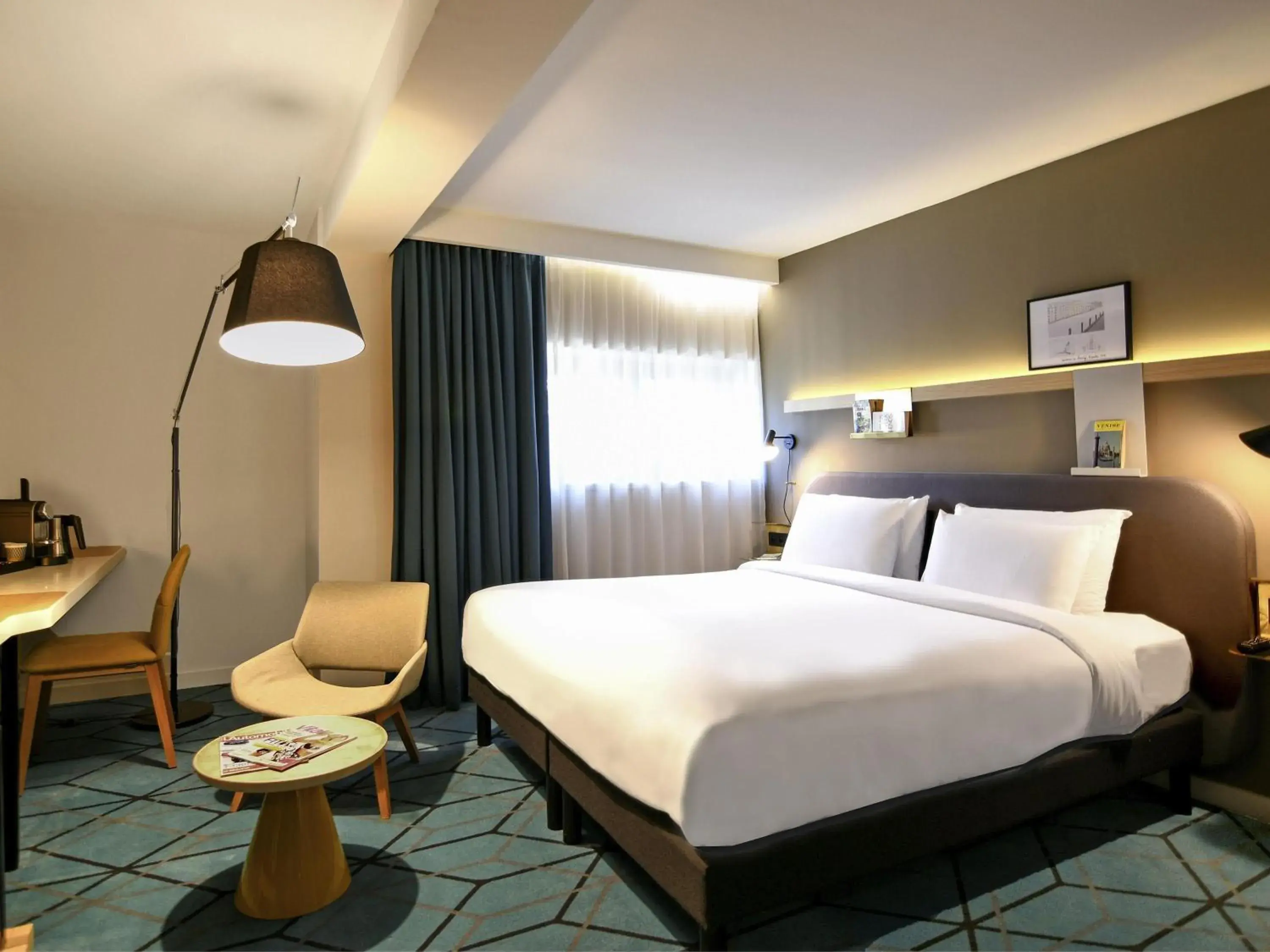 Bedroom, Bed in Mercure Nantes Centre Gare Bedroom, Bed in Mercure Nantes Centre Gare