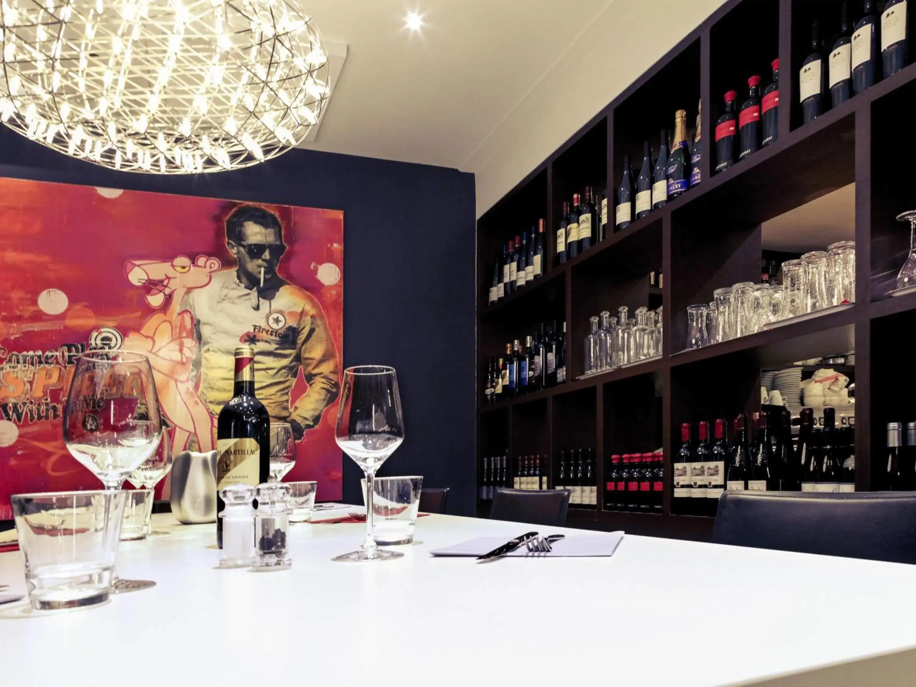 Restaurant/places to eat in Mercure Nantes Centre Gare Restaurant/places to eat in Mercure Nantes Centre Gare