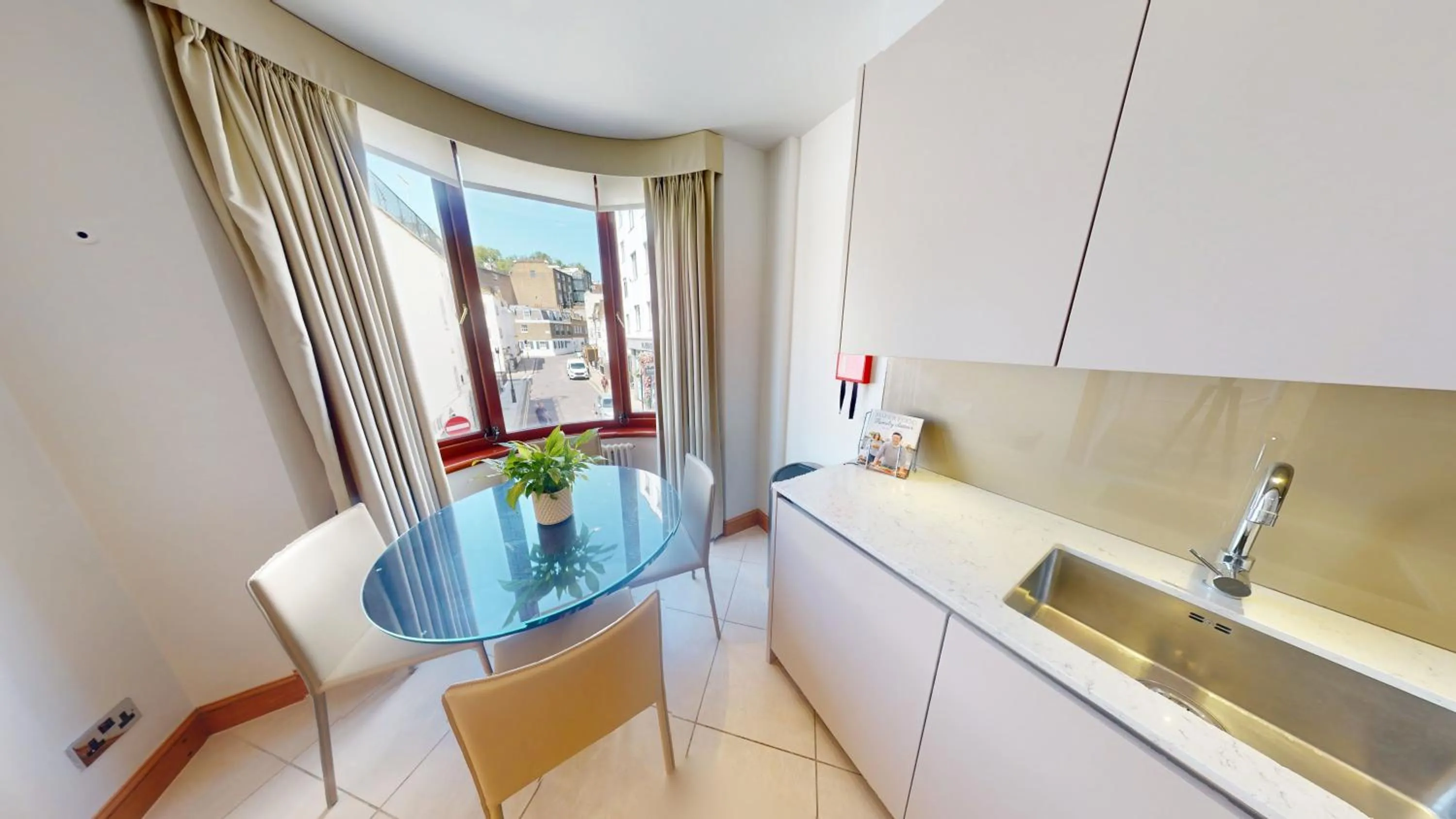 Kitchen or kitchenette in Cheval Knightsbridge