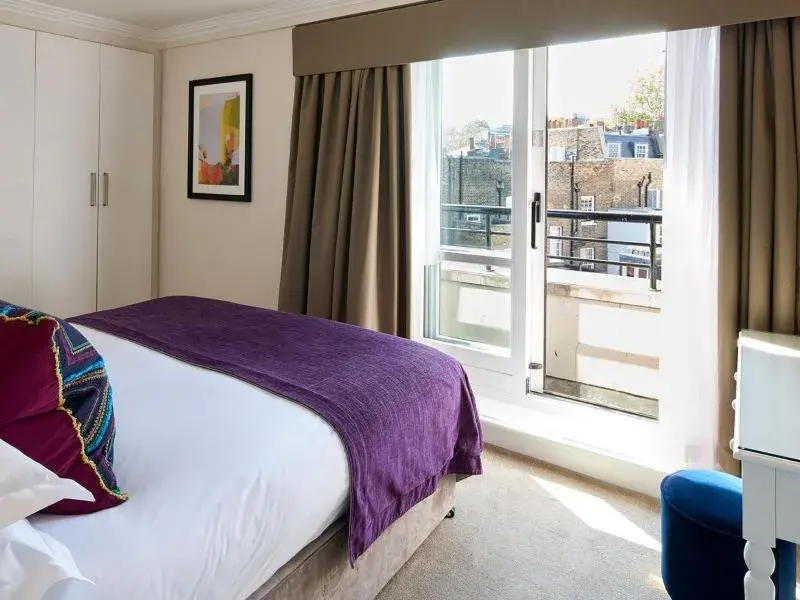 Bed in Cheval Knightsbridge Bed in Cheval Knightsbridge