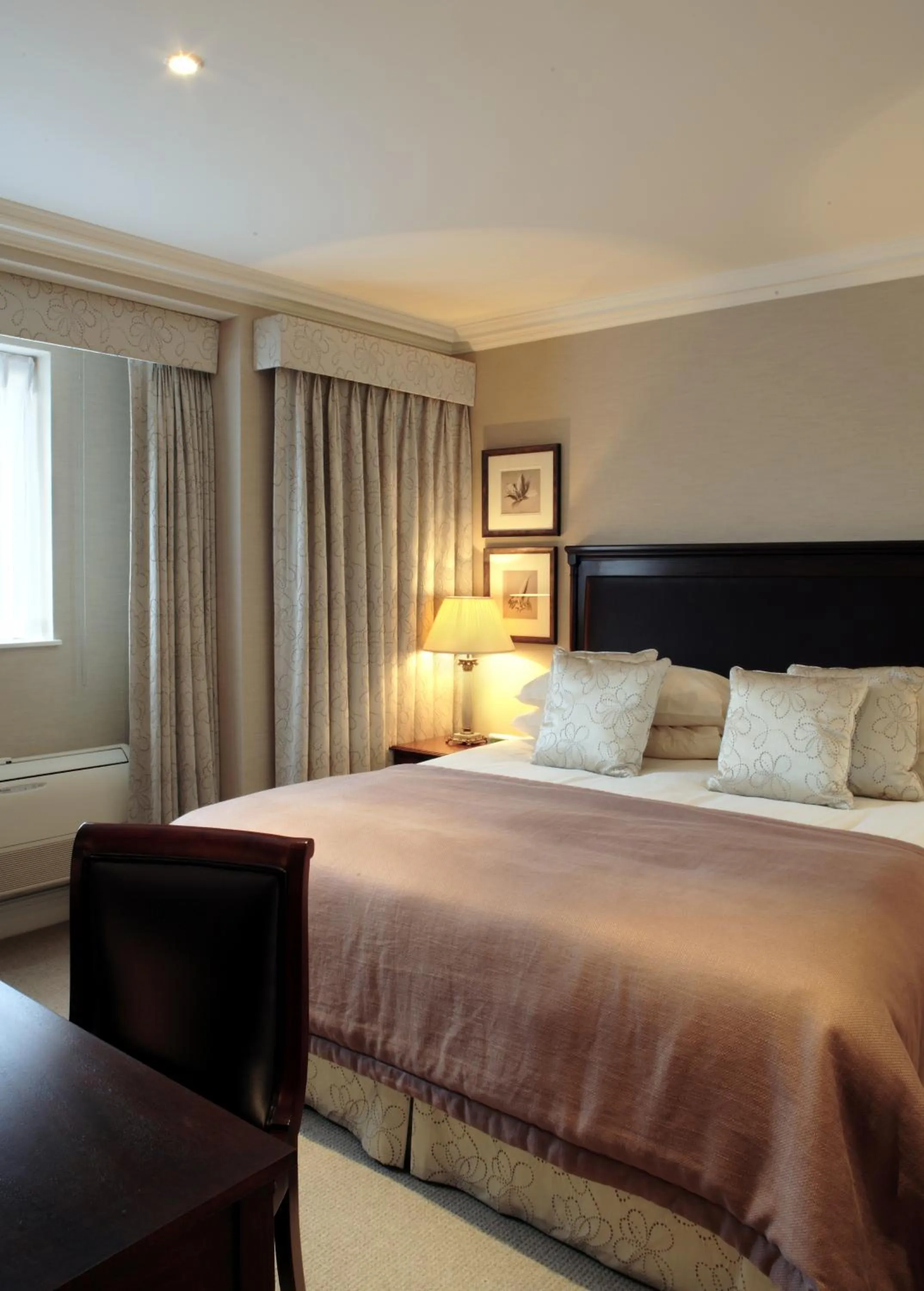Bedroom, Bed in Cheval Knightsbridge
