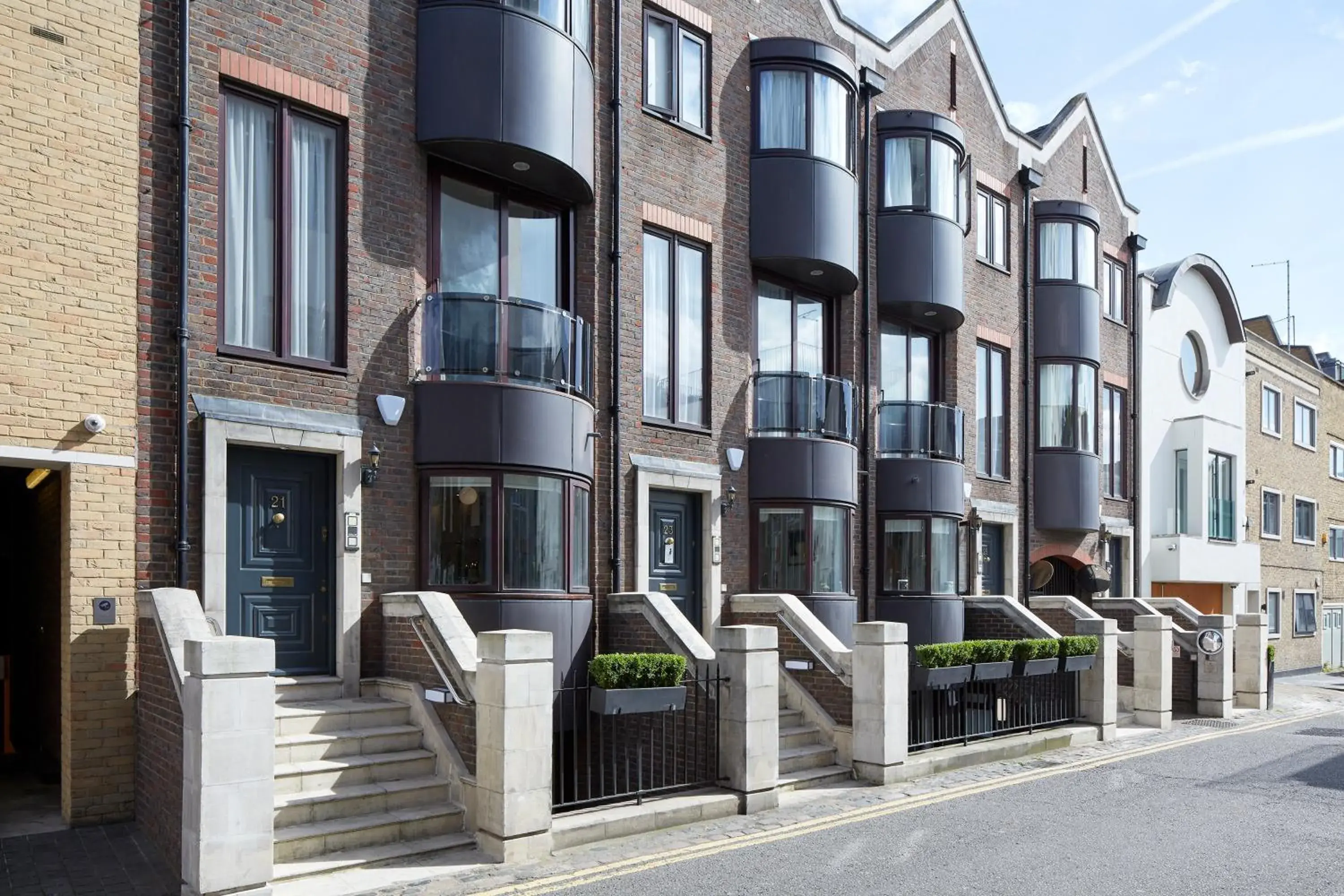 Property building in Cheval Knightsbridge Property building in Cheval Knightsbridge