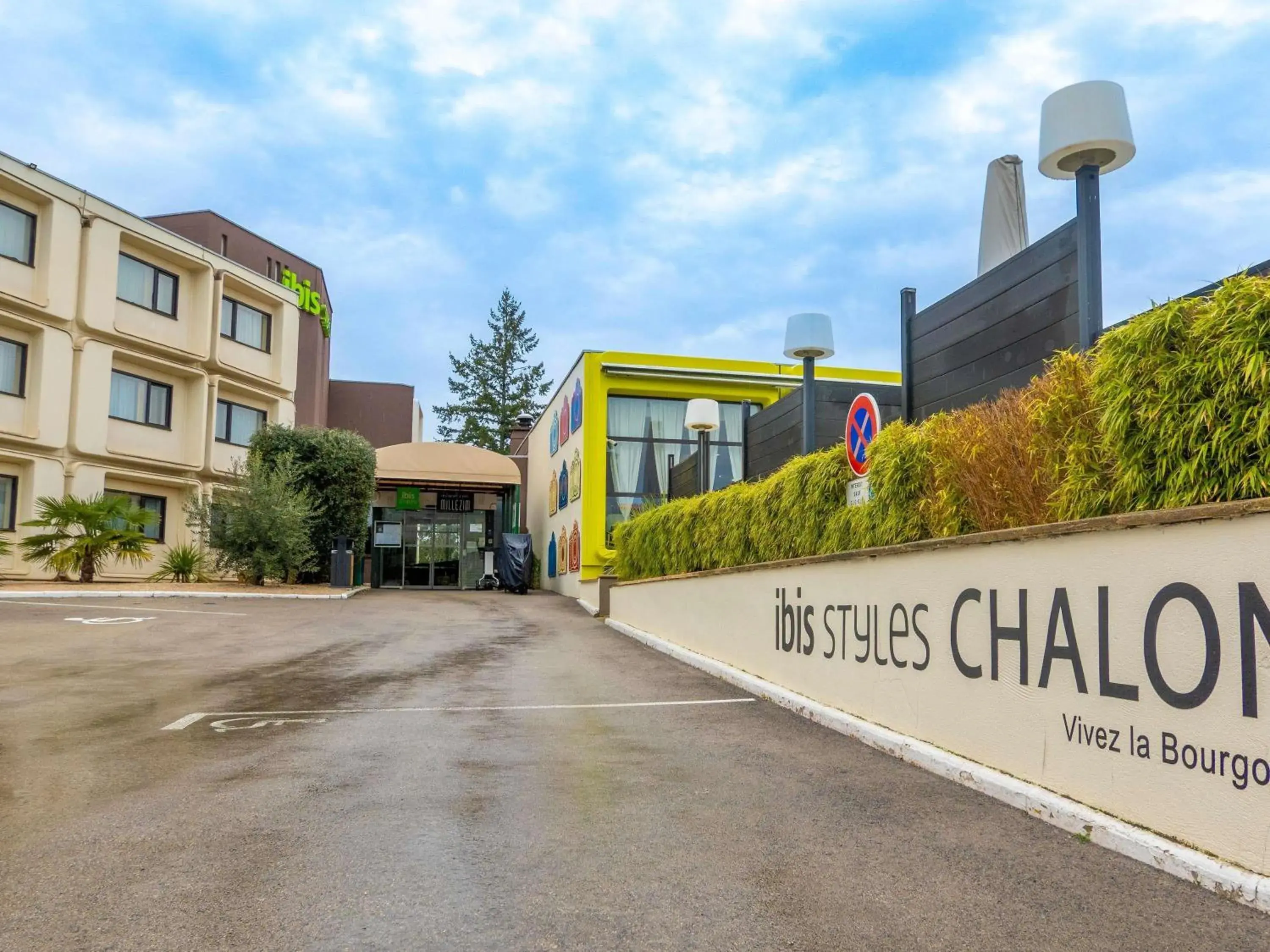 Property building in ibis Styles Chalon sur Saône Property building in ibis Styles Chalon sur Saône