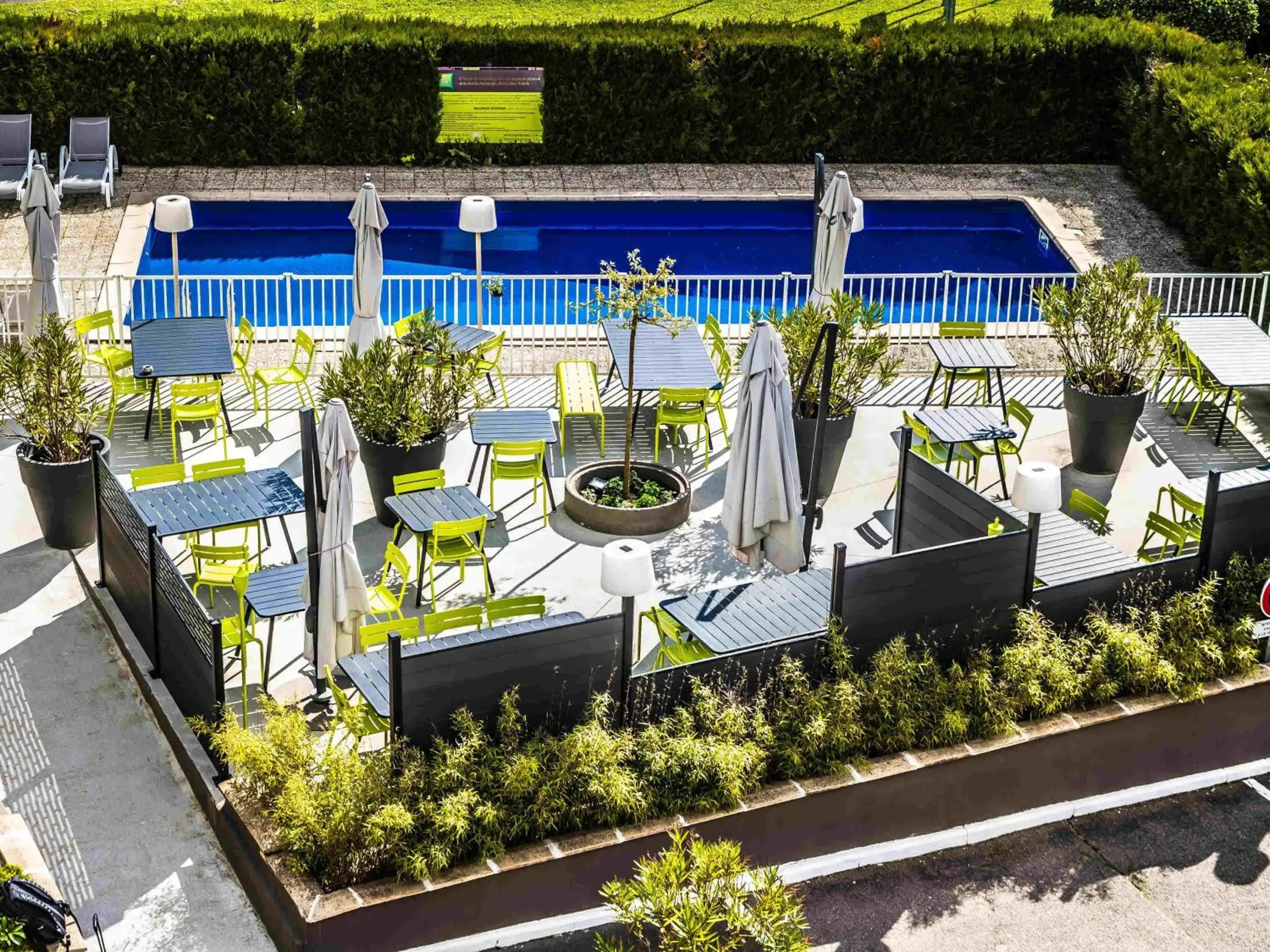 Pool view in ibis Styles Chalon sur Saône Pool view in ibis Styles Chalon sur Saône