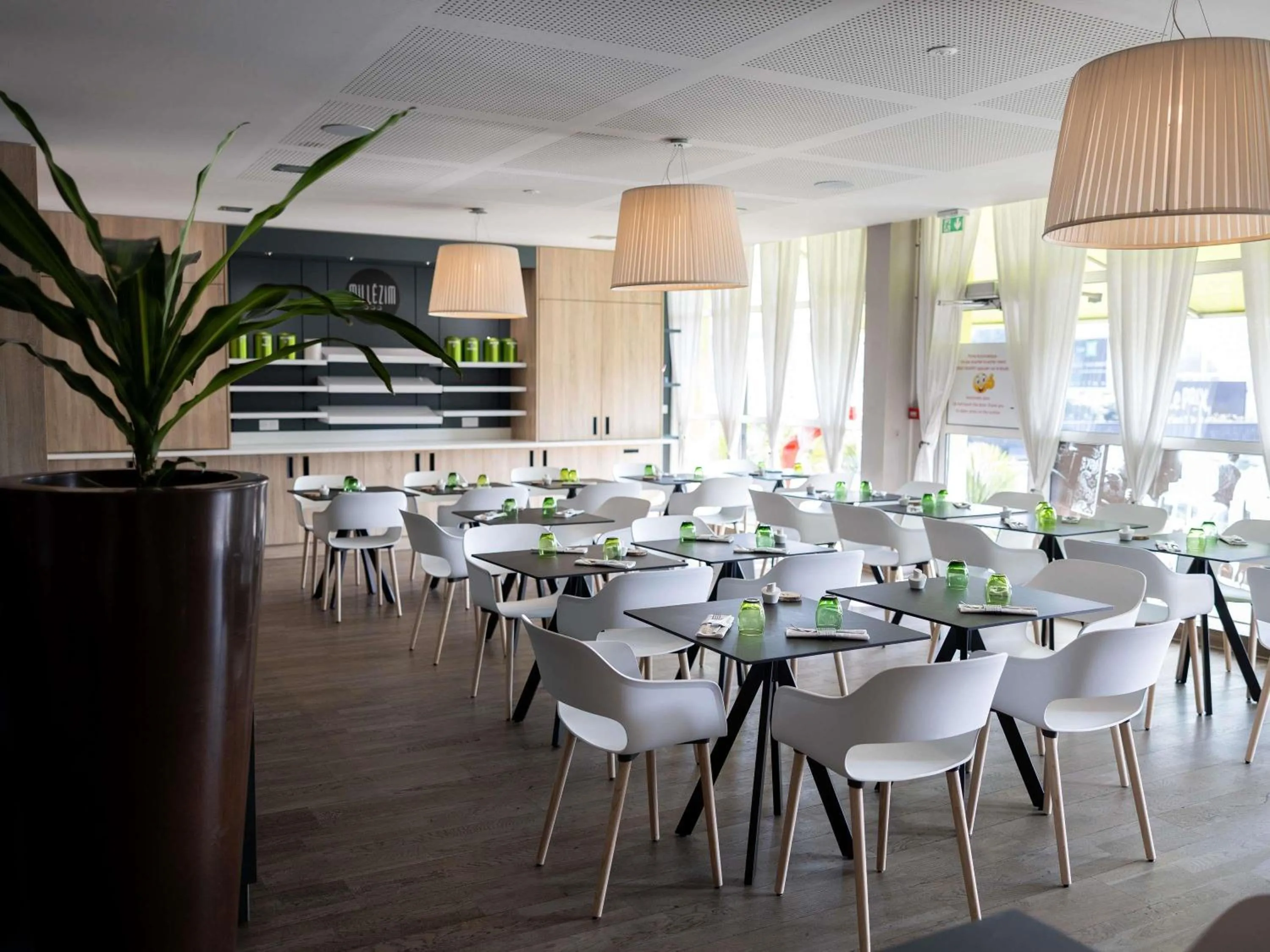 Restaurant/places to eat in ibis Styles Chalon sur Saône
