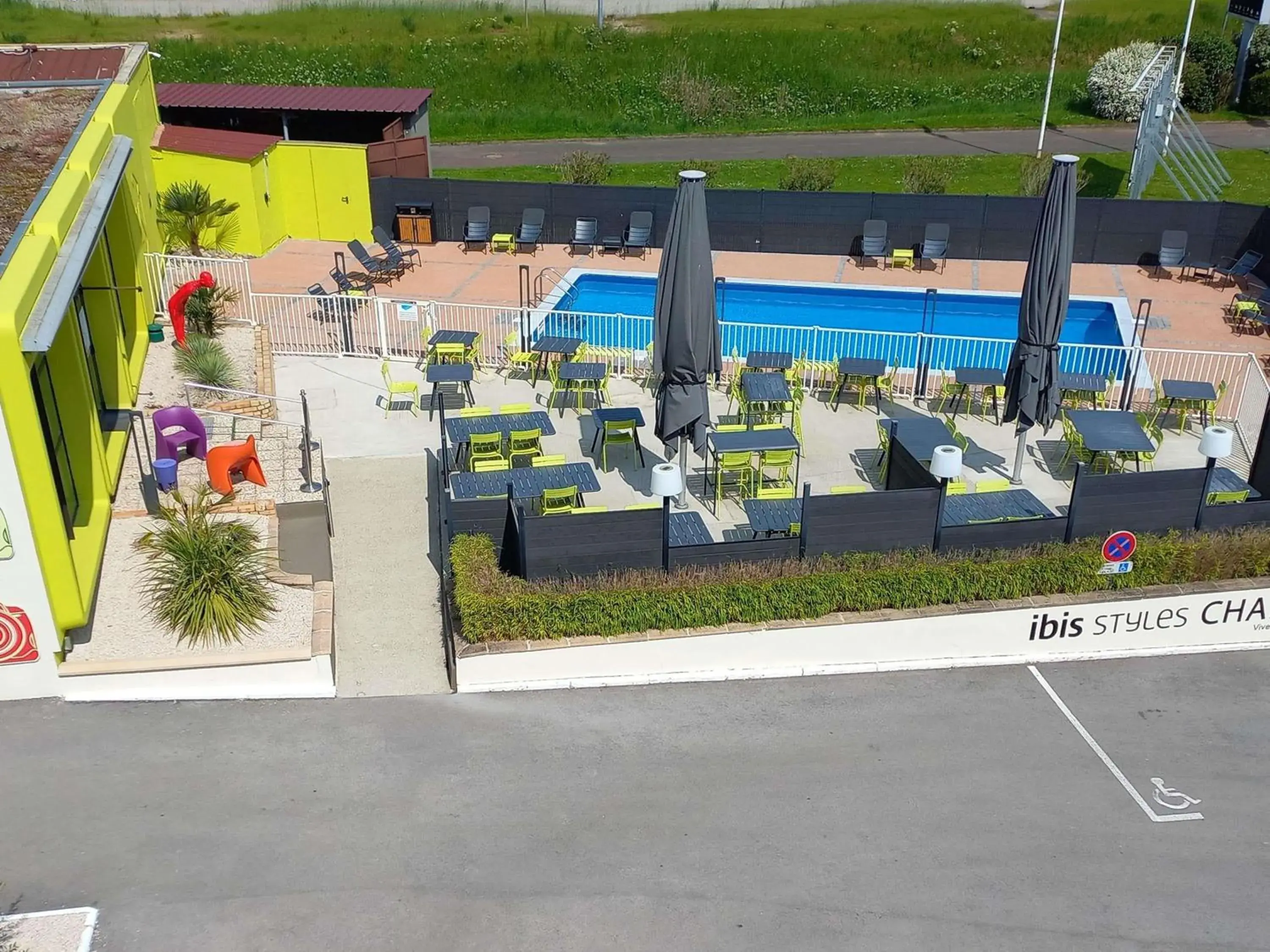 Property building in ibis Styles Chalon sur Saône Property building in ibis Styles Chalon sur Saône