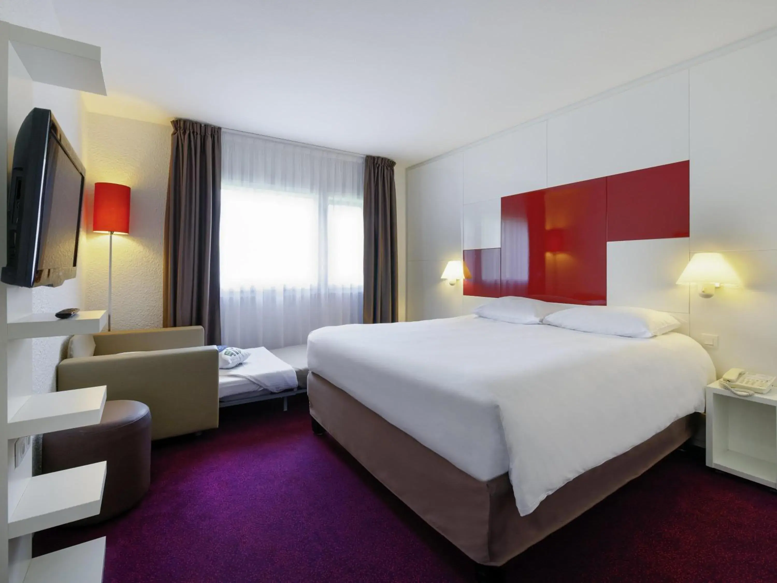 Bedroom, Bed in ibis Styles Chalon sur Saône Bedroom, Bed in ibis Styles Chalon sur Saône