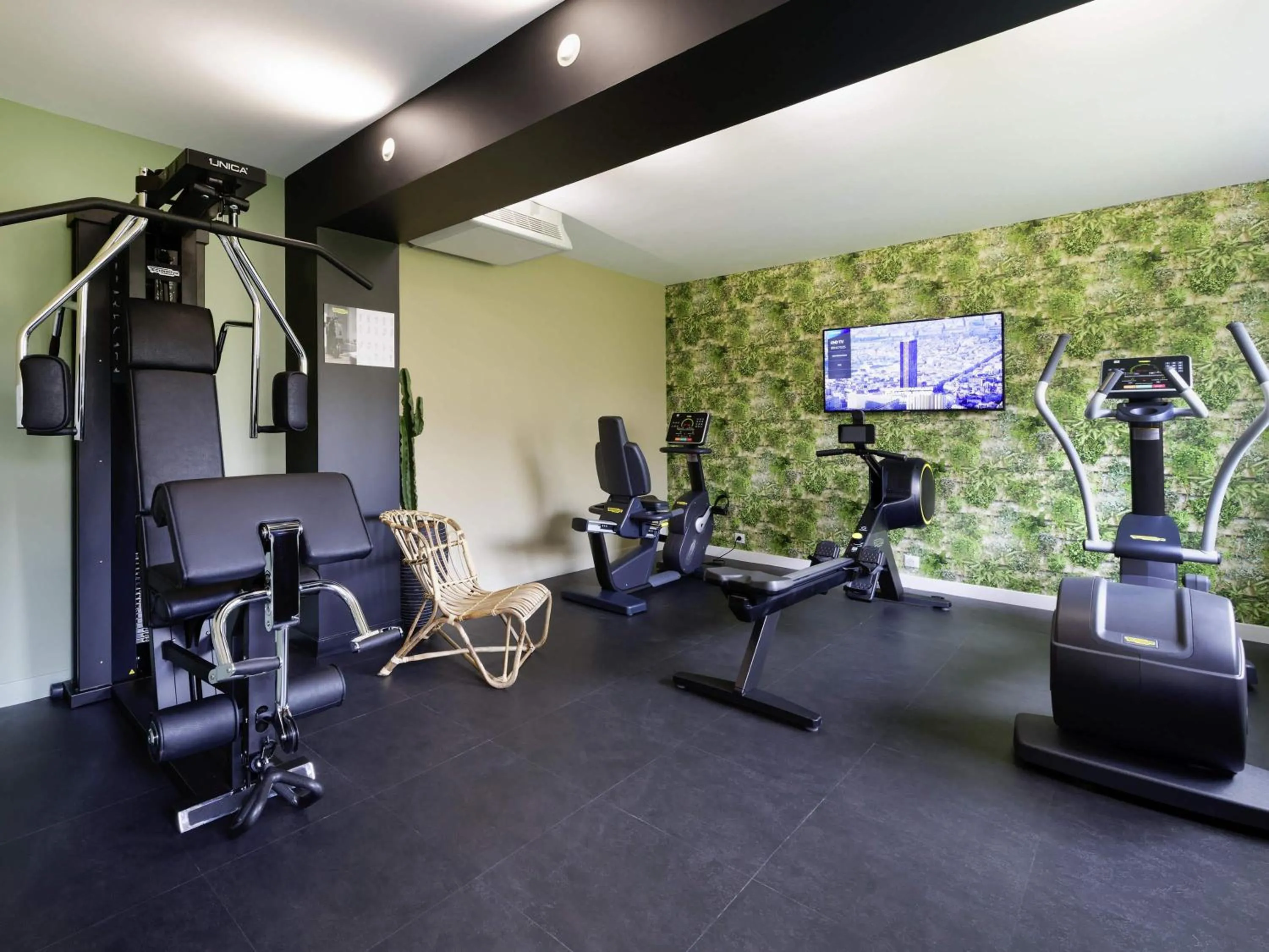 Fitness centre/facilities in ibis Styles Chalon sur Saône
