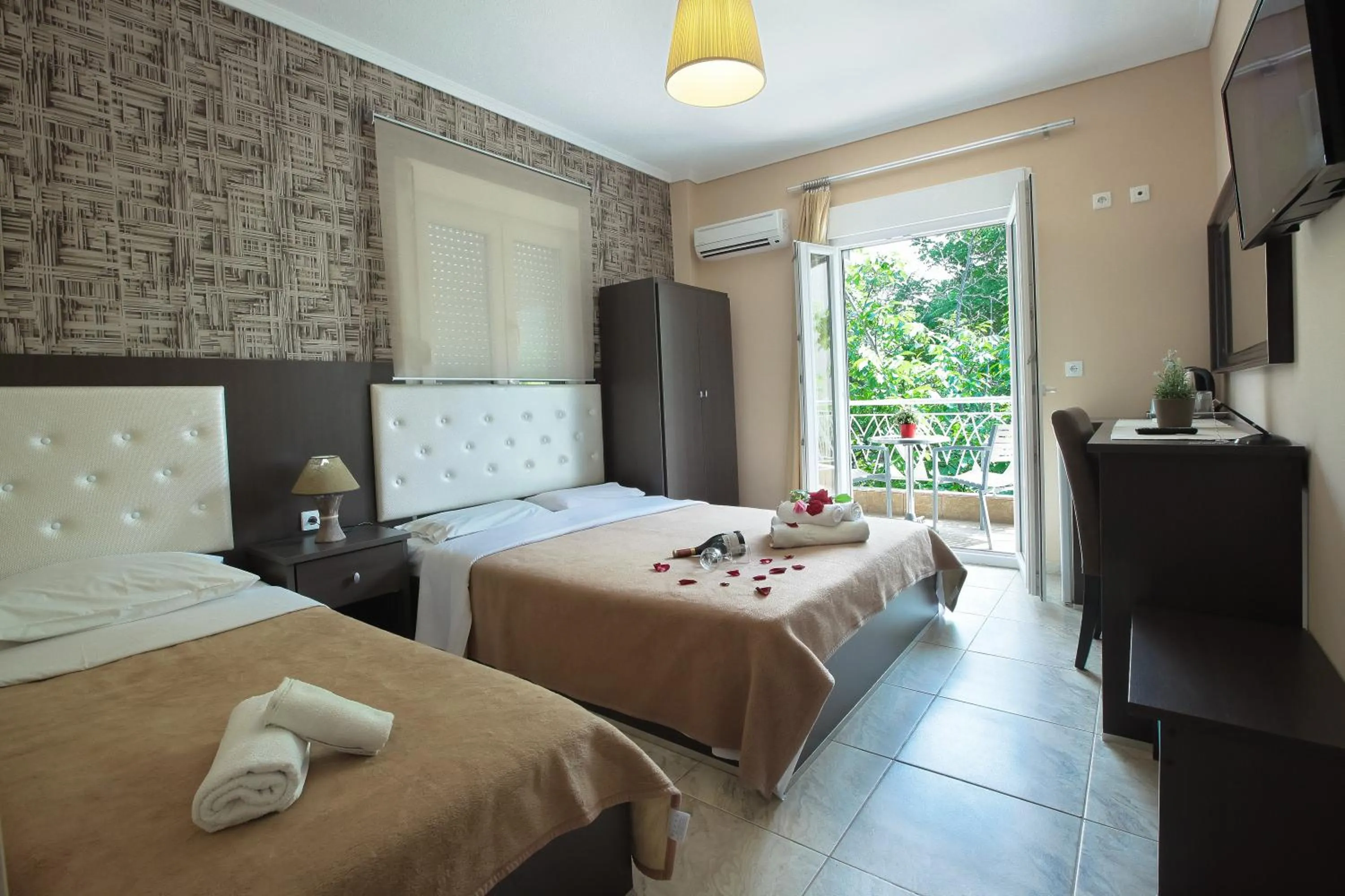 Bedroom, Bed in Hotel Epavli