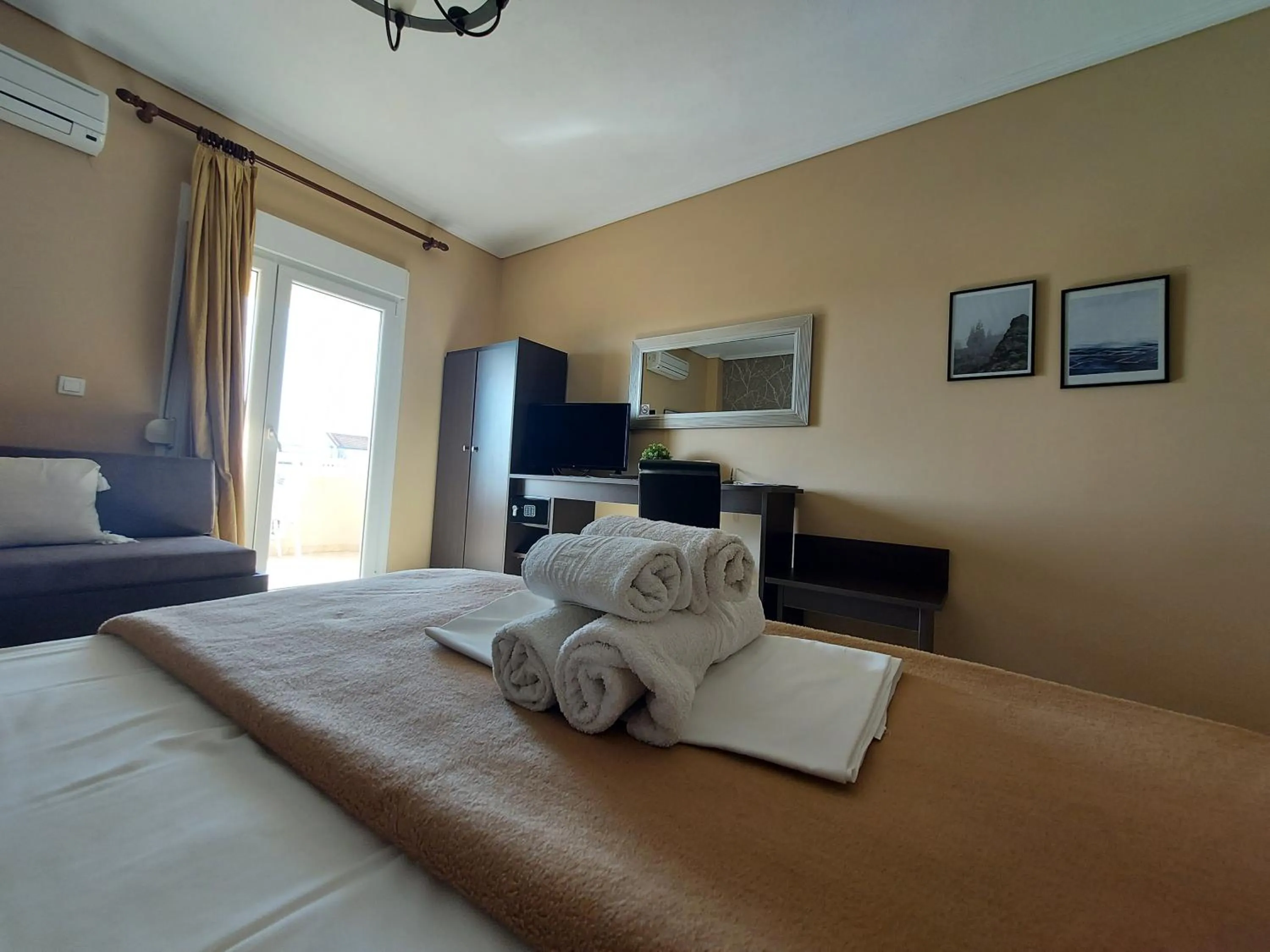 Bed in Hotel Epavli