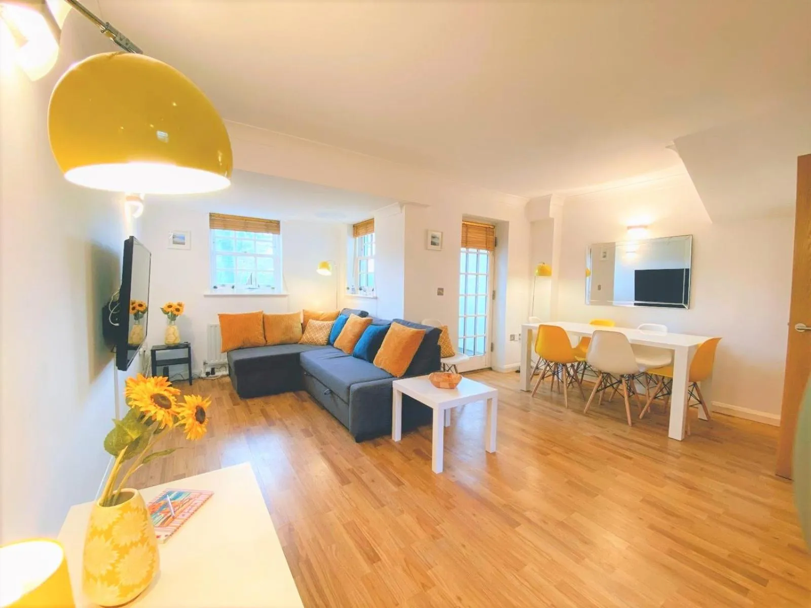 Living room, Bed in Seaside Cottage with Parking