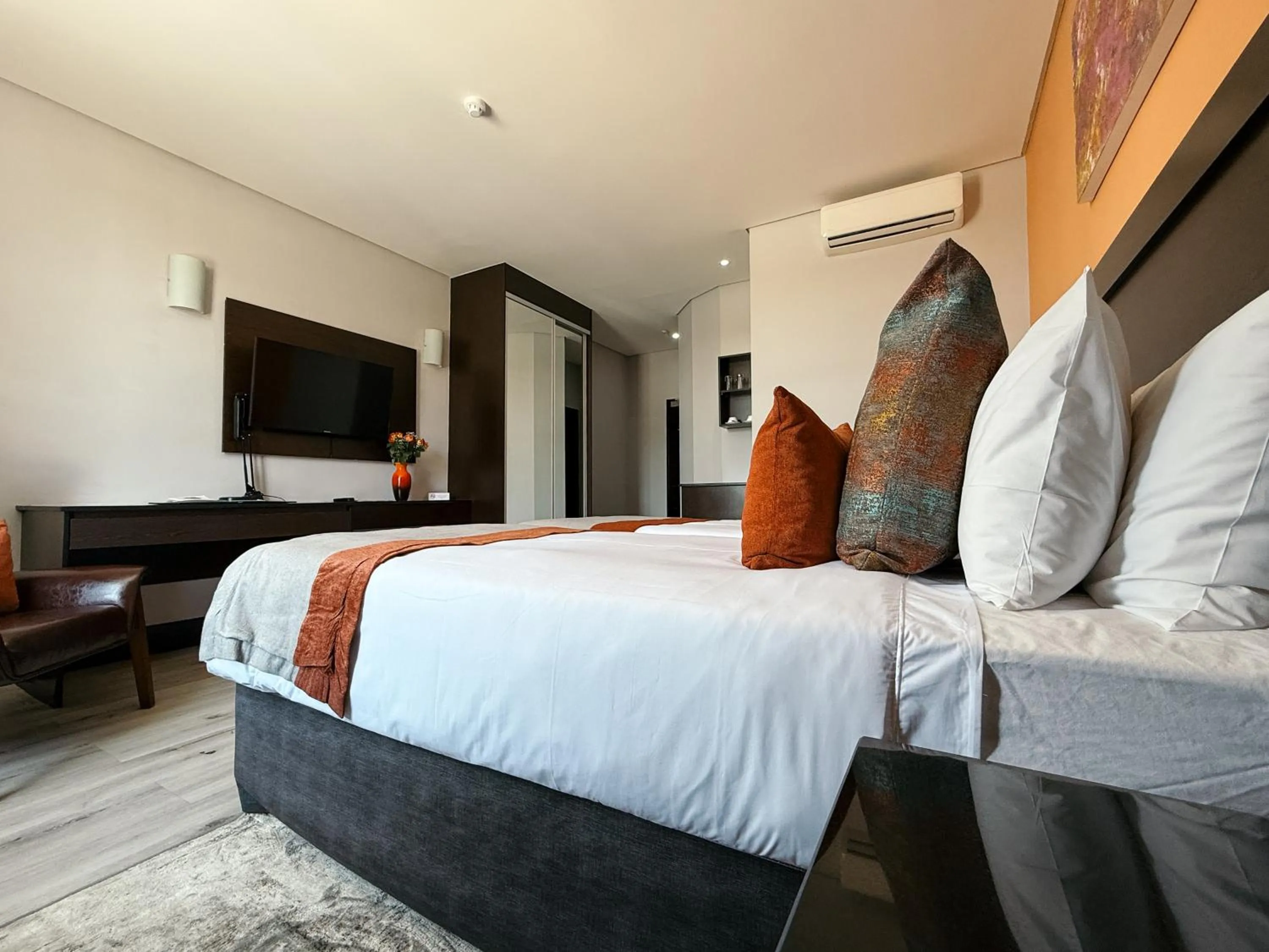 Bedroom in The Grand Aria Hotel and Conference Centre