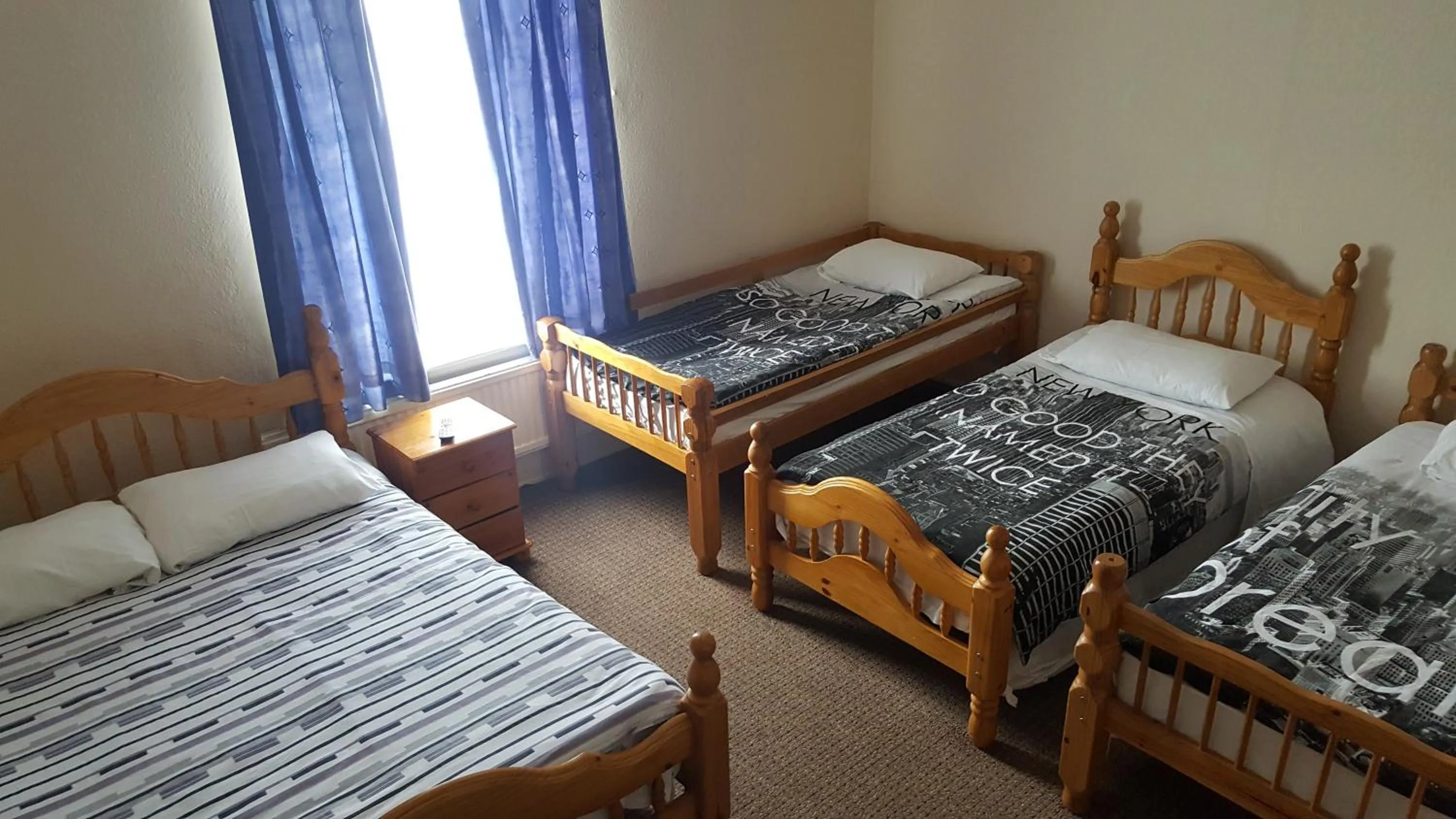 View (from property/room), Bed in Grafton House