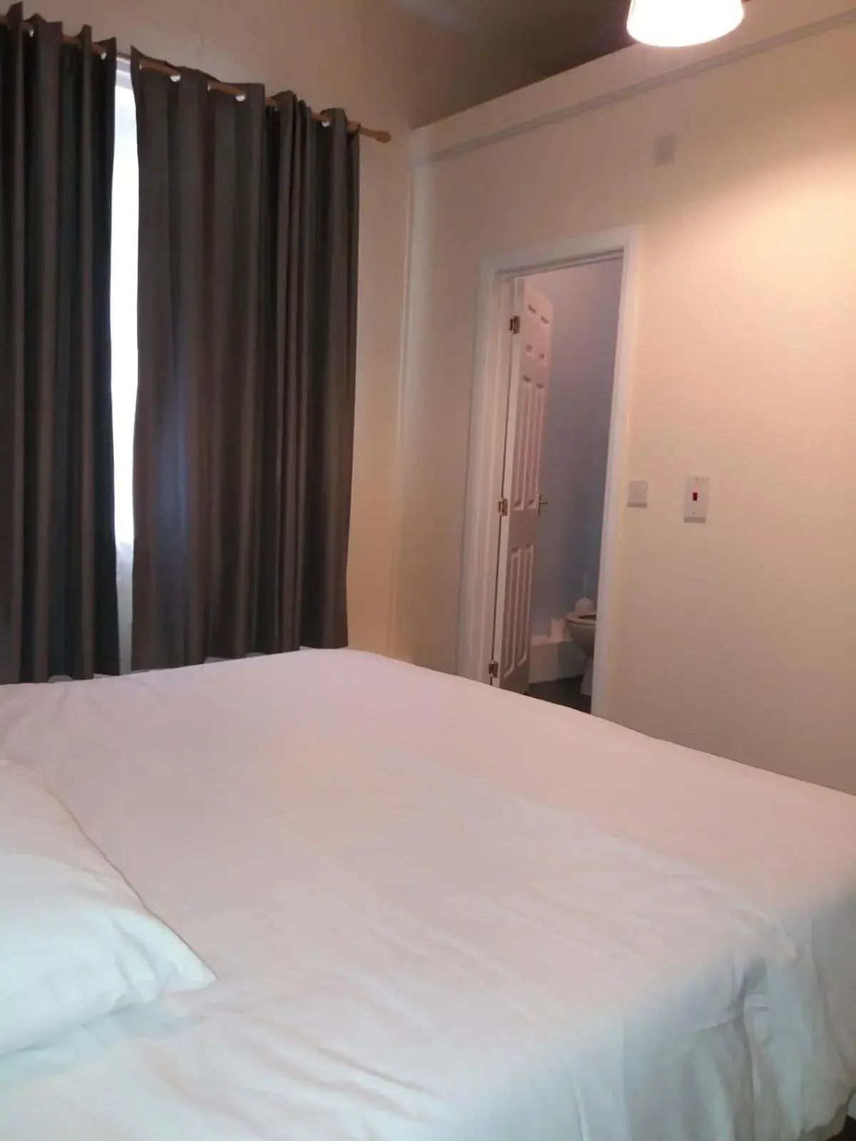 Double Room with Private Bathroom in Grafton House Double Room with Private Bathroom in Grafton House