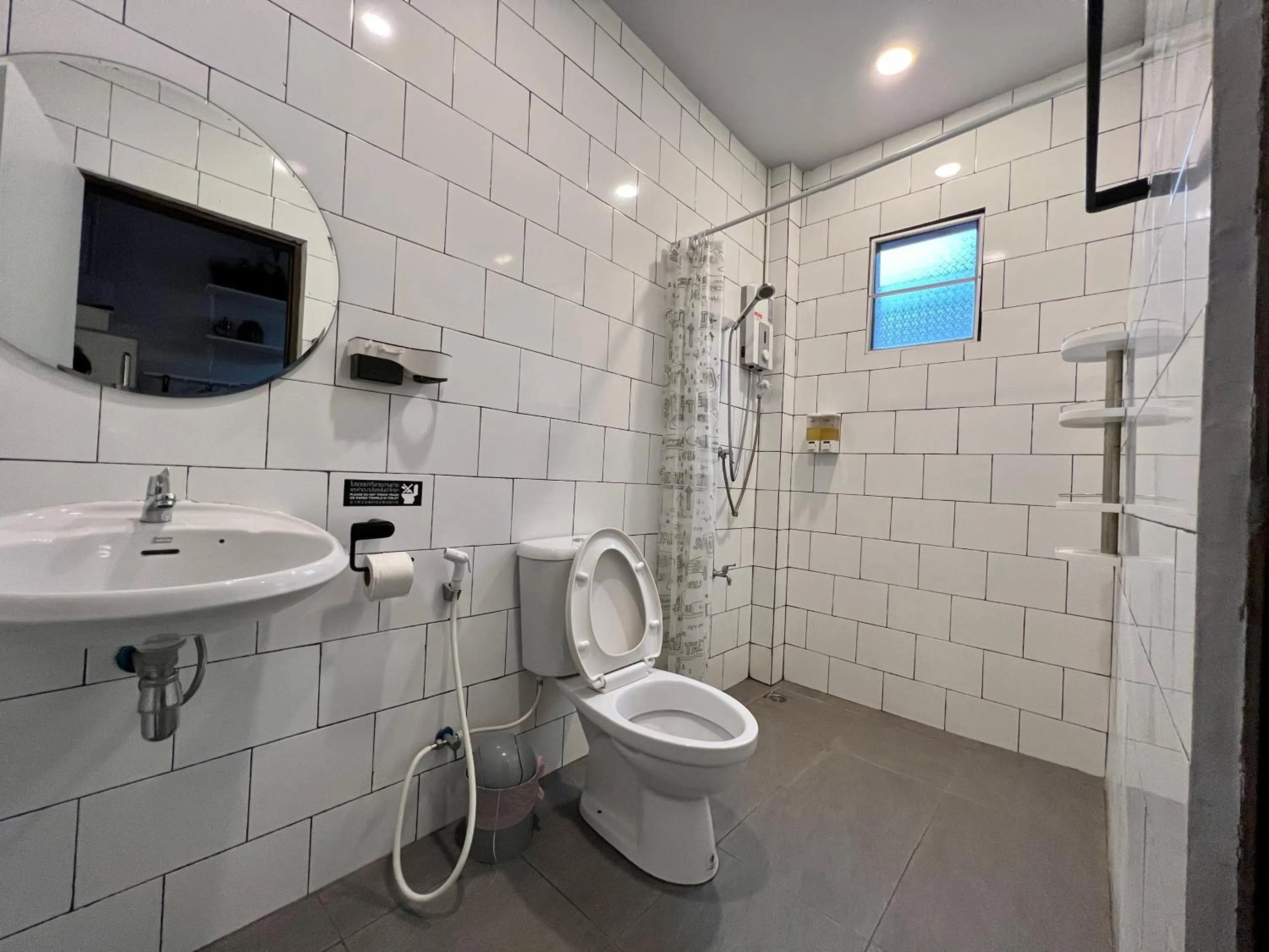 Bathroom in Mini-ME Home, A Cozy Entire House in Old City