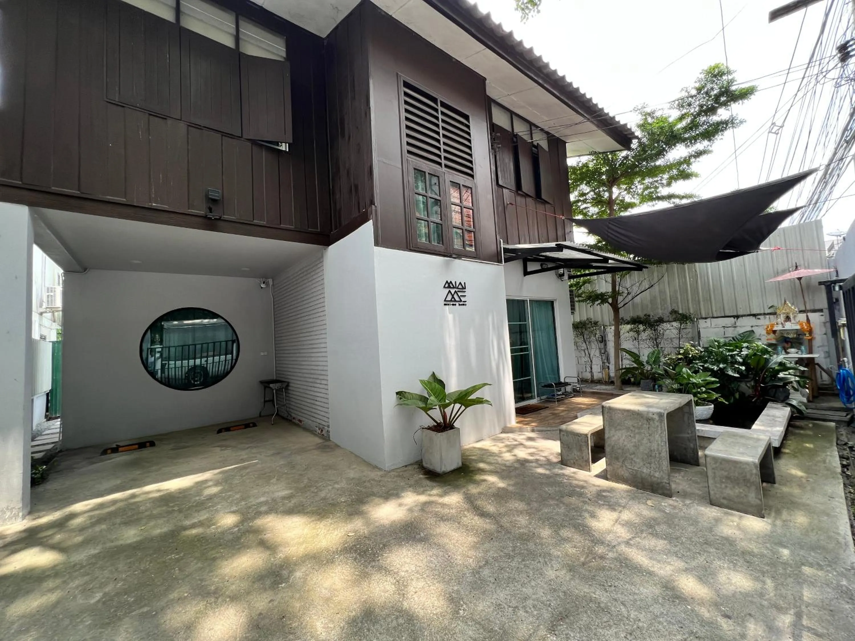 Property building in Mini-ME Home, A Cozy Entire House in Old City