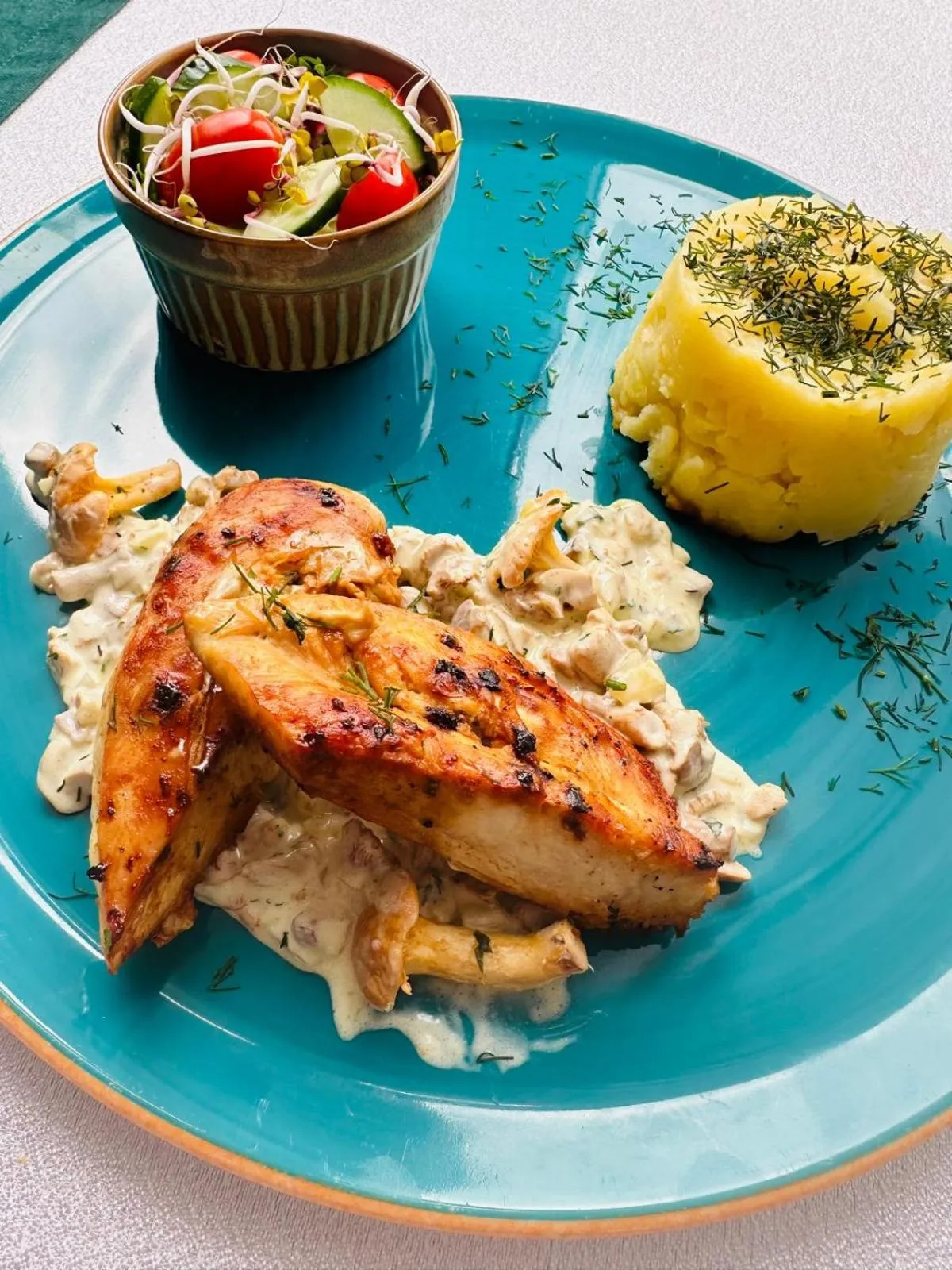 Restaurant/places to eat in Hotel Dana