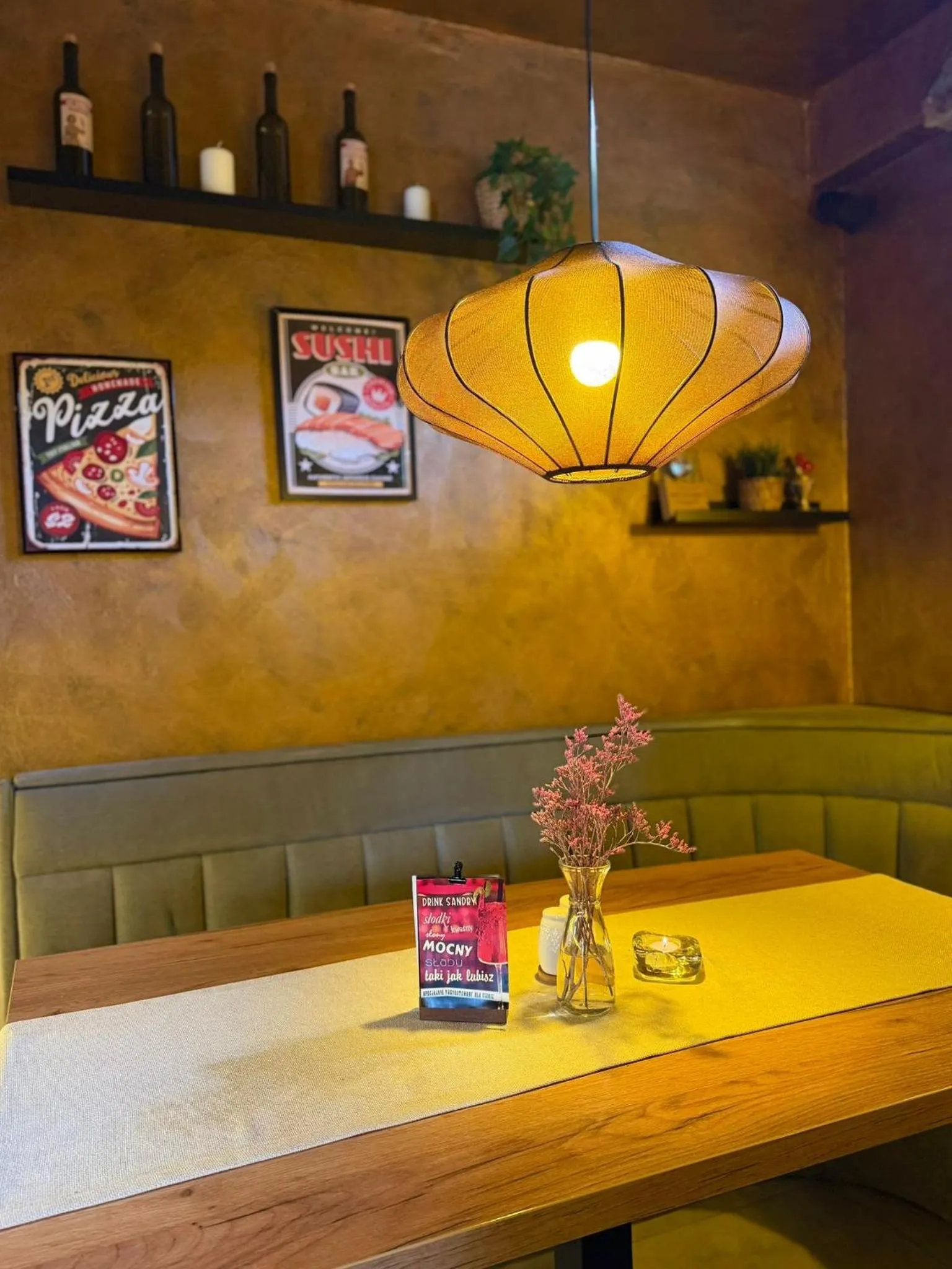 Restaurant/places to eat in Hotel Dana