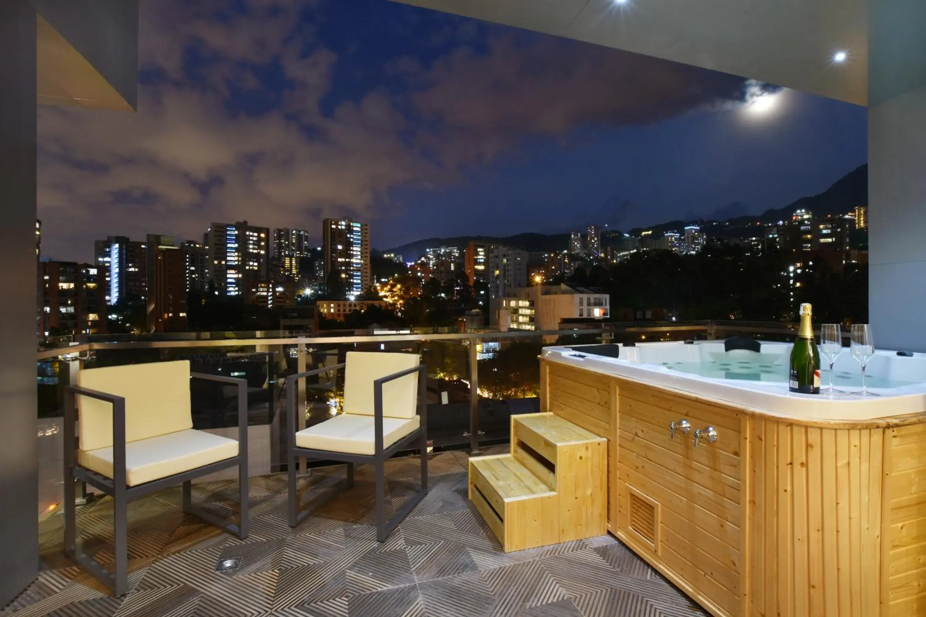 4-Bedroom penthouse with jacuzzi on the balcony in Haven A Design Hotel 4-Bedroom penthouse with jacuzzi on the balcony in Haven A Design Hotel