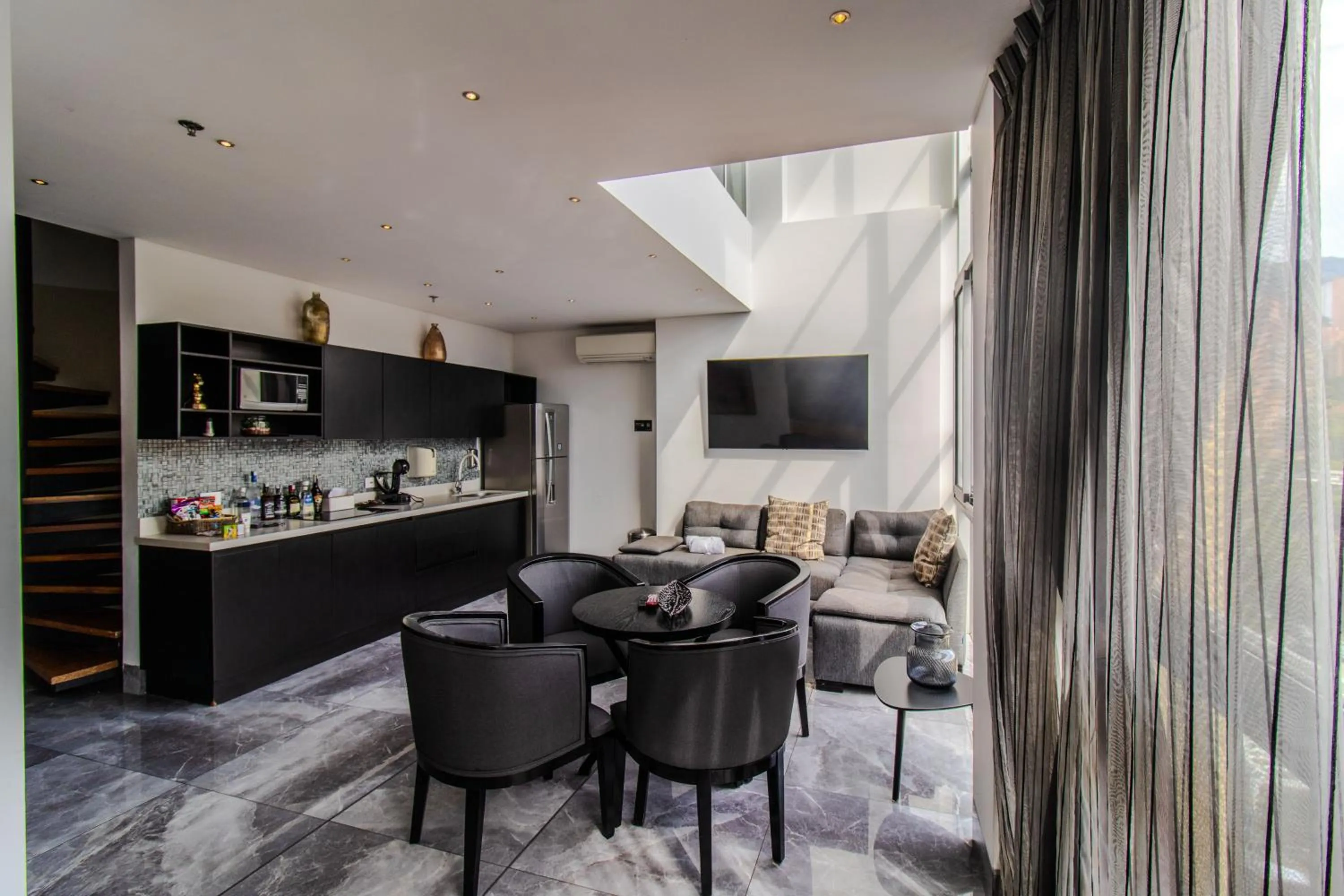 4-Bedroom penthouse with jacuzzi in Haven A Design Hotel