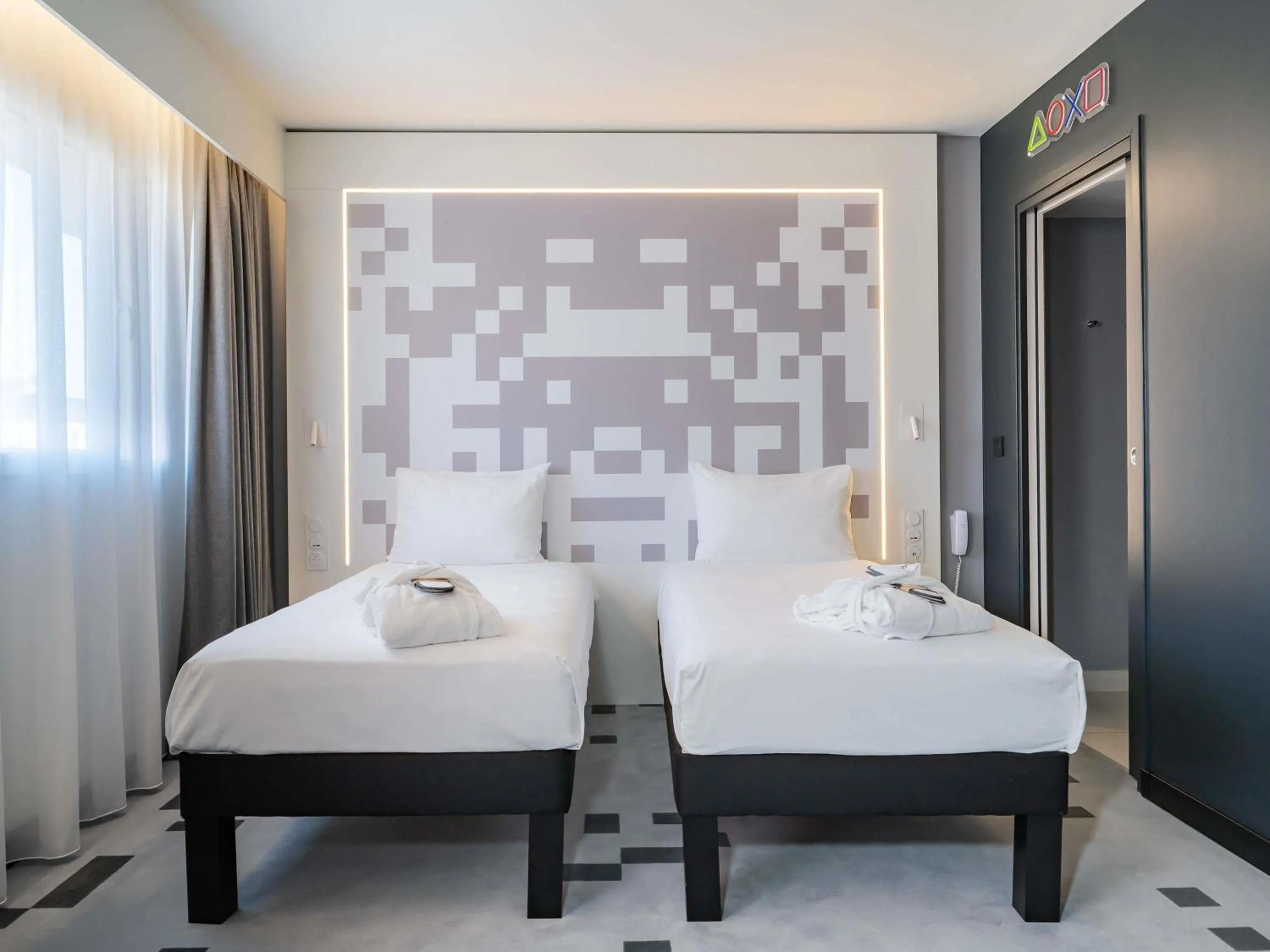 Bedroom, Bed in ibis Styles Béziers Centre