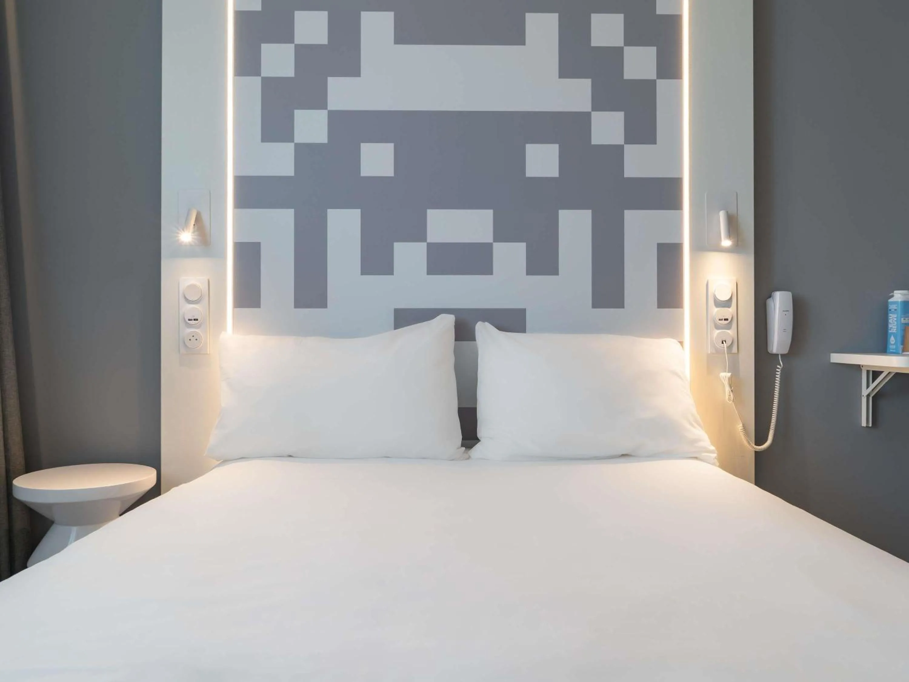 Bedroom, Bed in Mercure Béziers