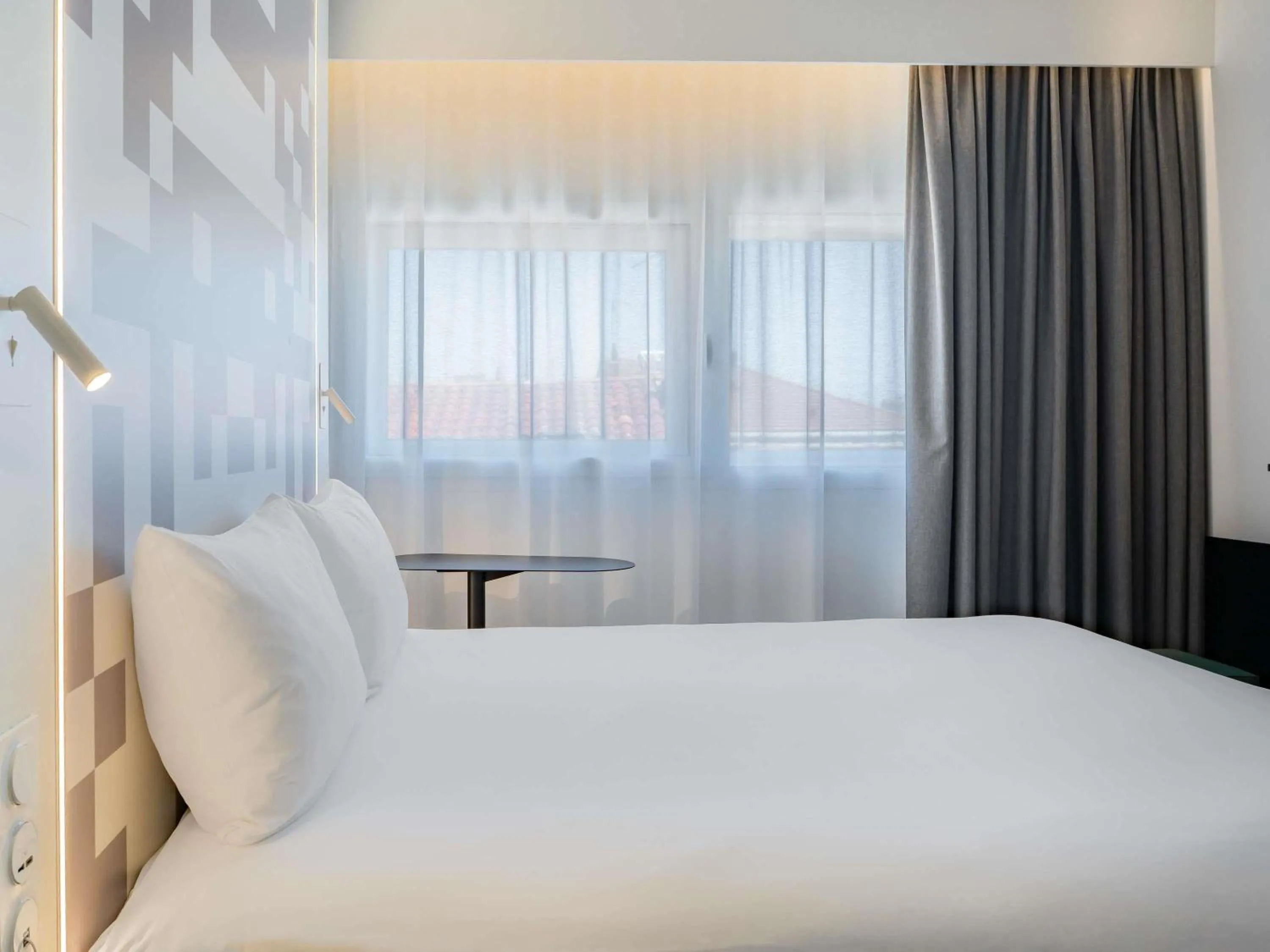 Bedroom, Bed in Mercure Béziers