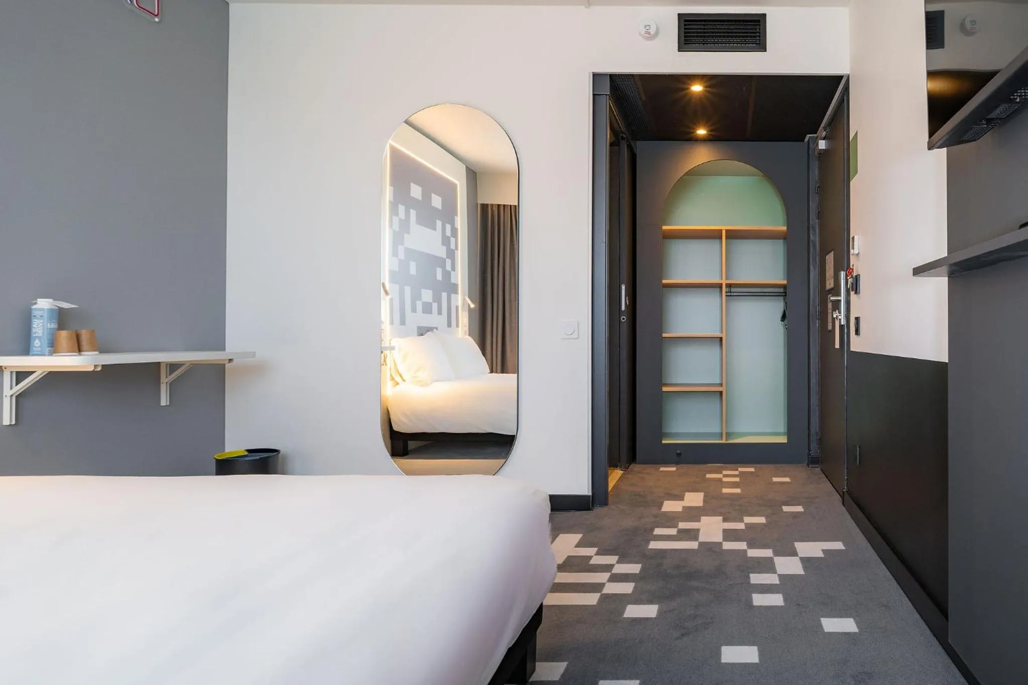 Photo of the whole room, Bed in ibis Styles Béziers Centre