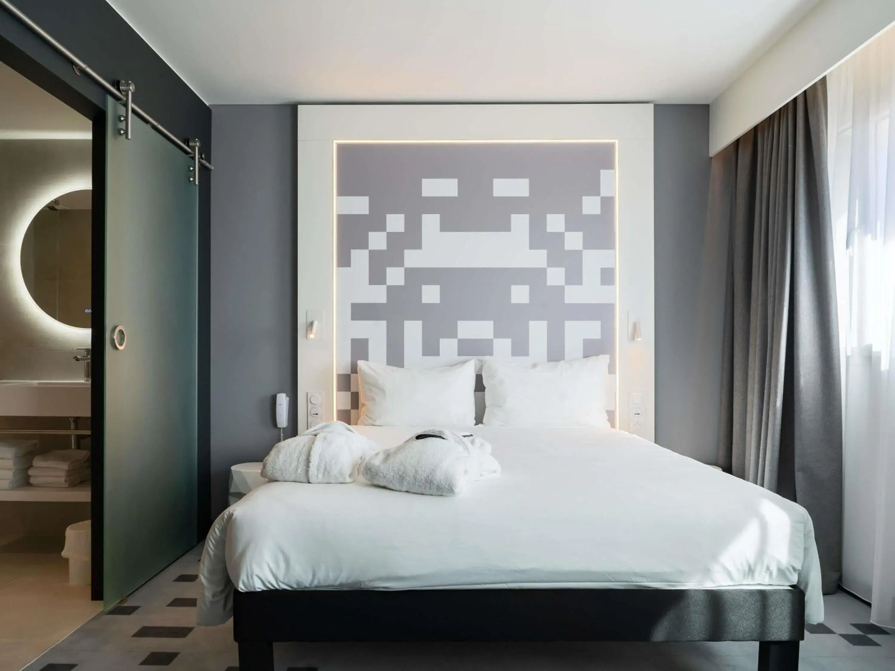 Classic Room with Sofa Bed in Mercure Béziers Classic Room with Sofa Bed in Mercure Béziers