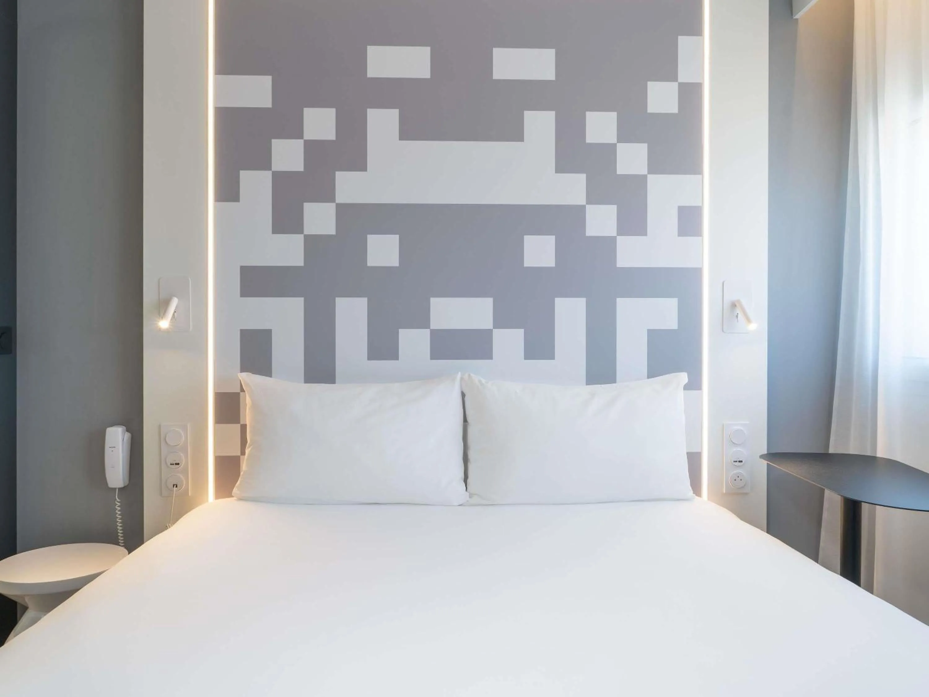 Bedroom, Bed in ibis Styles Béziers Centre