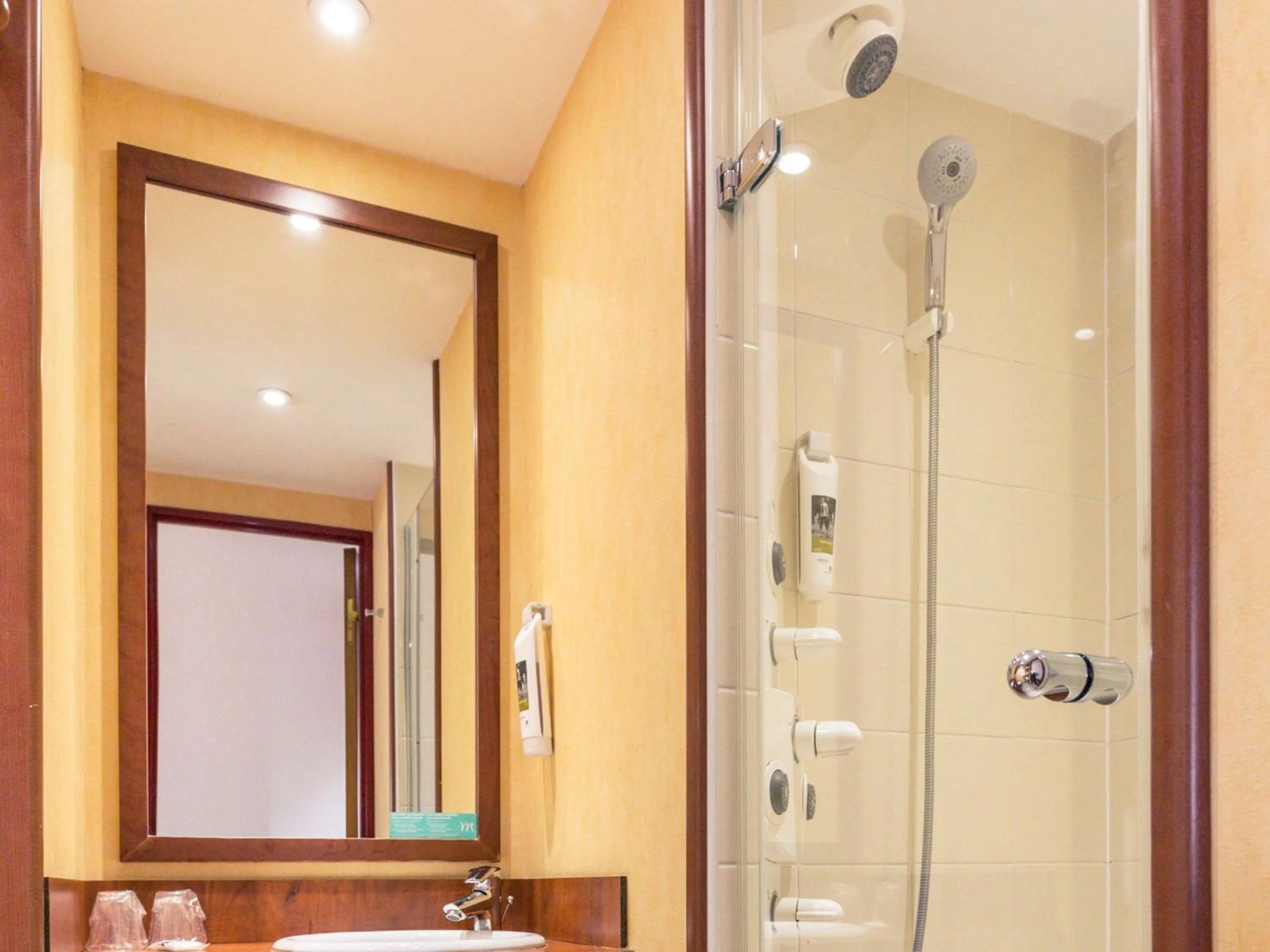 Photo of the whole room in Mercure Béziers