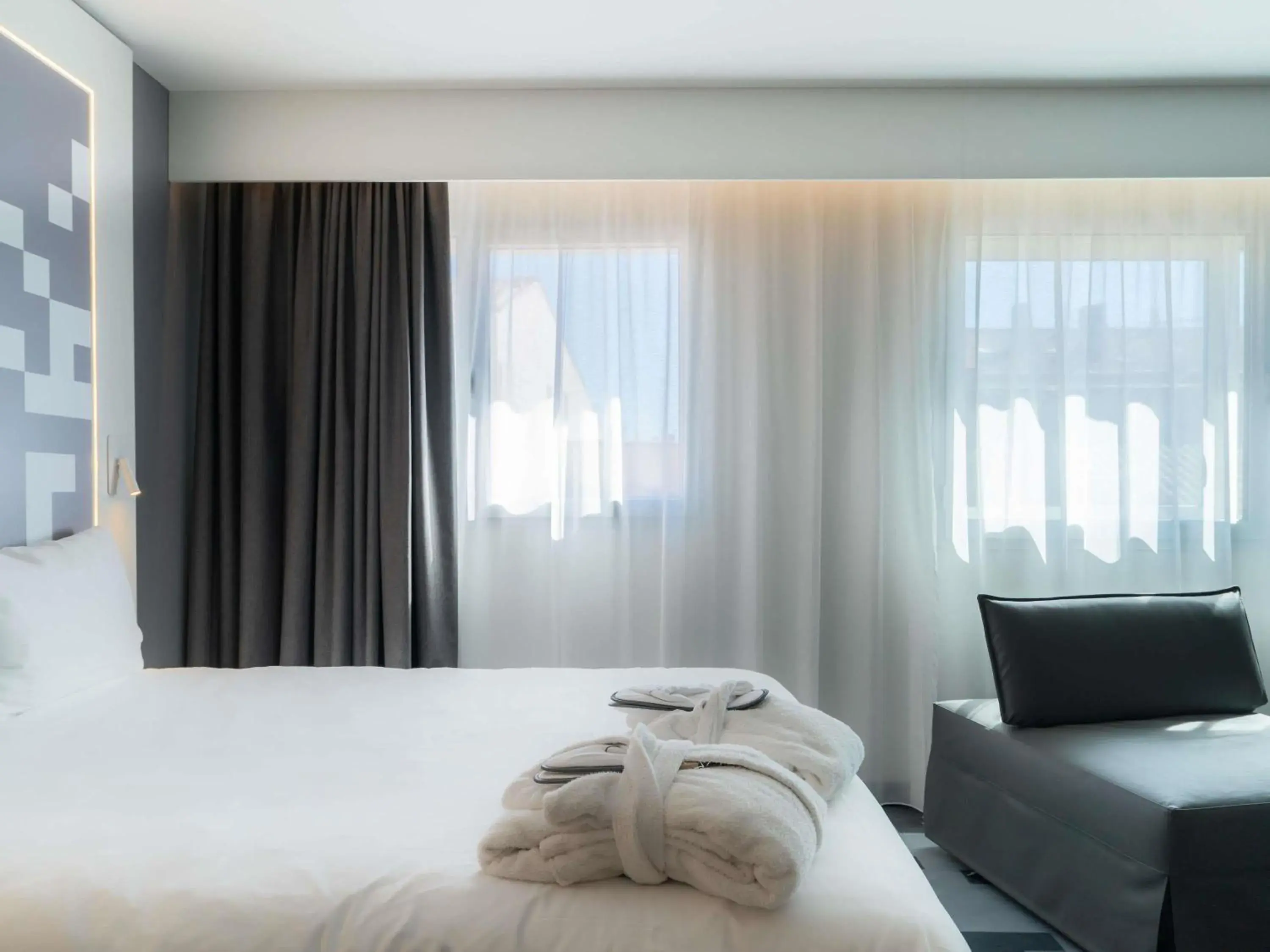 Bedroom, Bed in Mercure Béziers Bedroom, Bed in Mercure Béziers