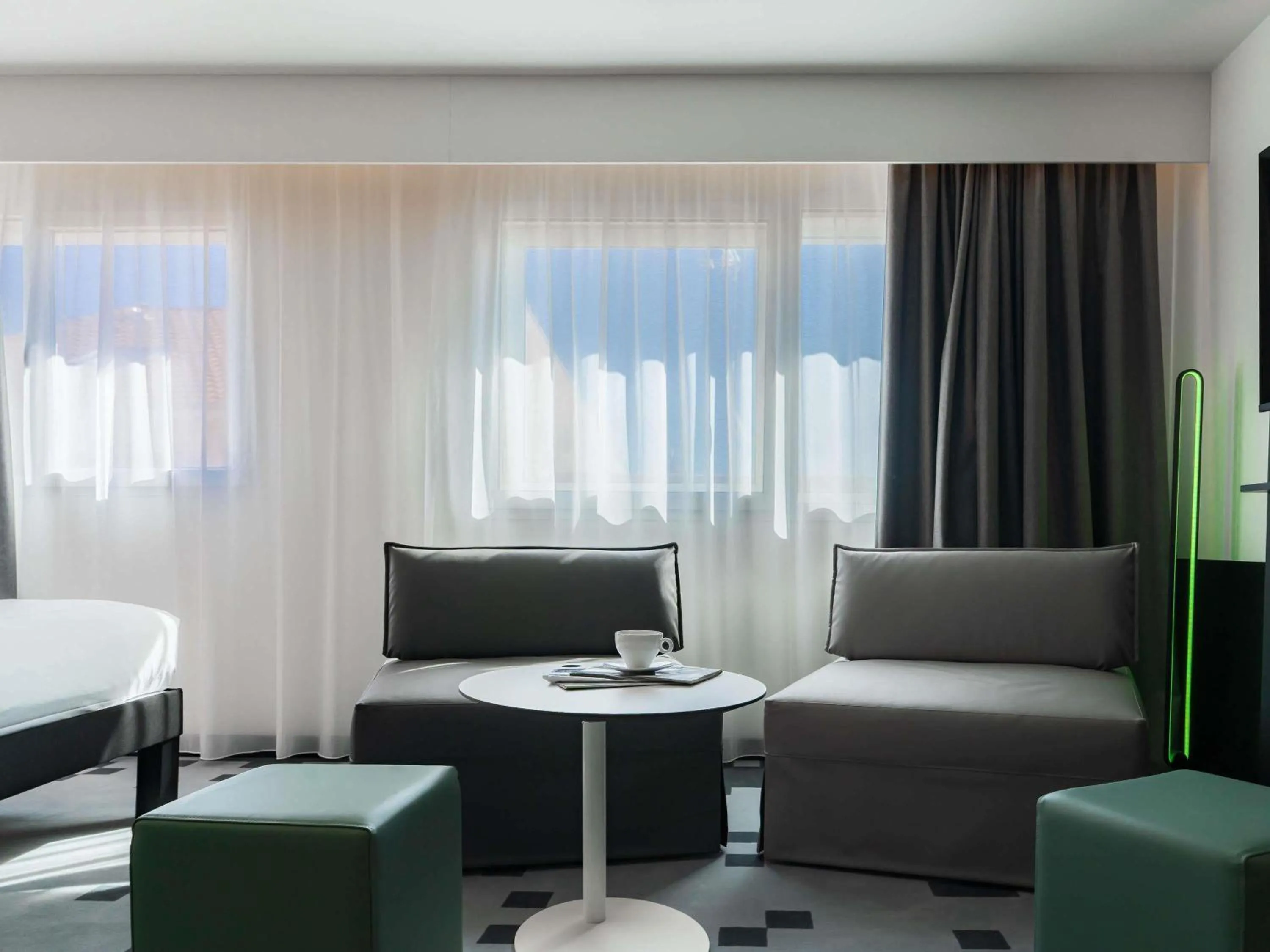 Bedroom, Bed in ibis Styles Béziers Centre