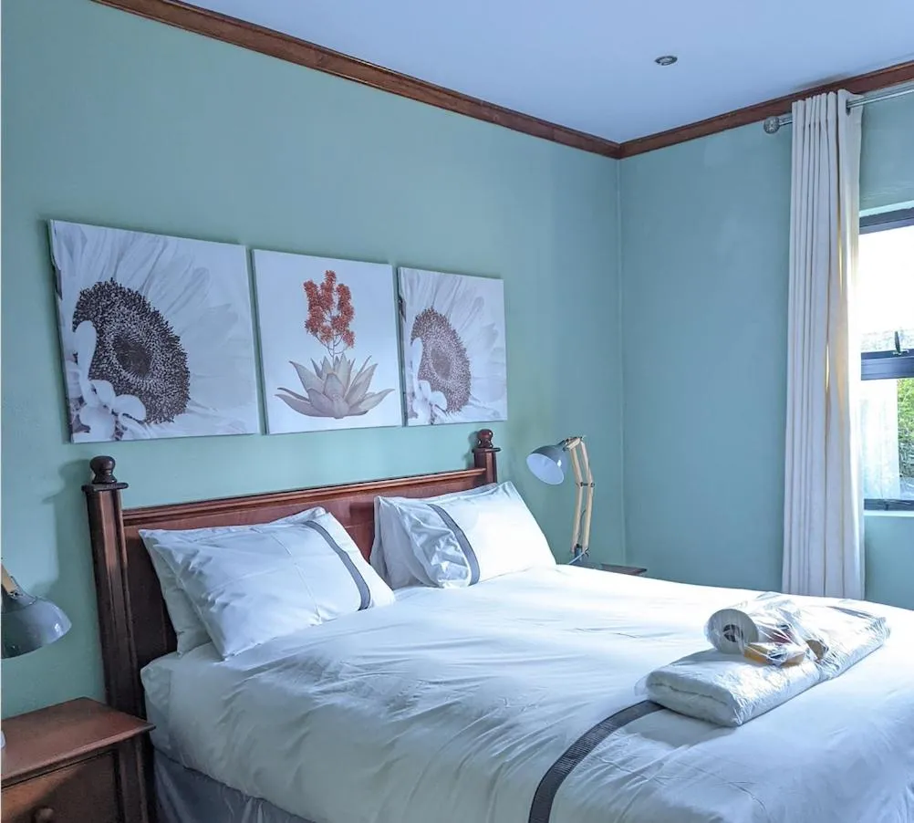 Bedroom, Bed in Sunbirds Lodge Chobe
