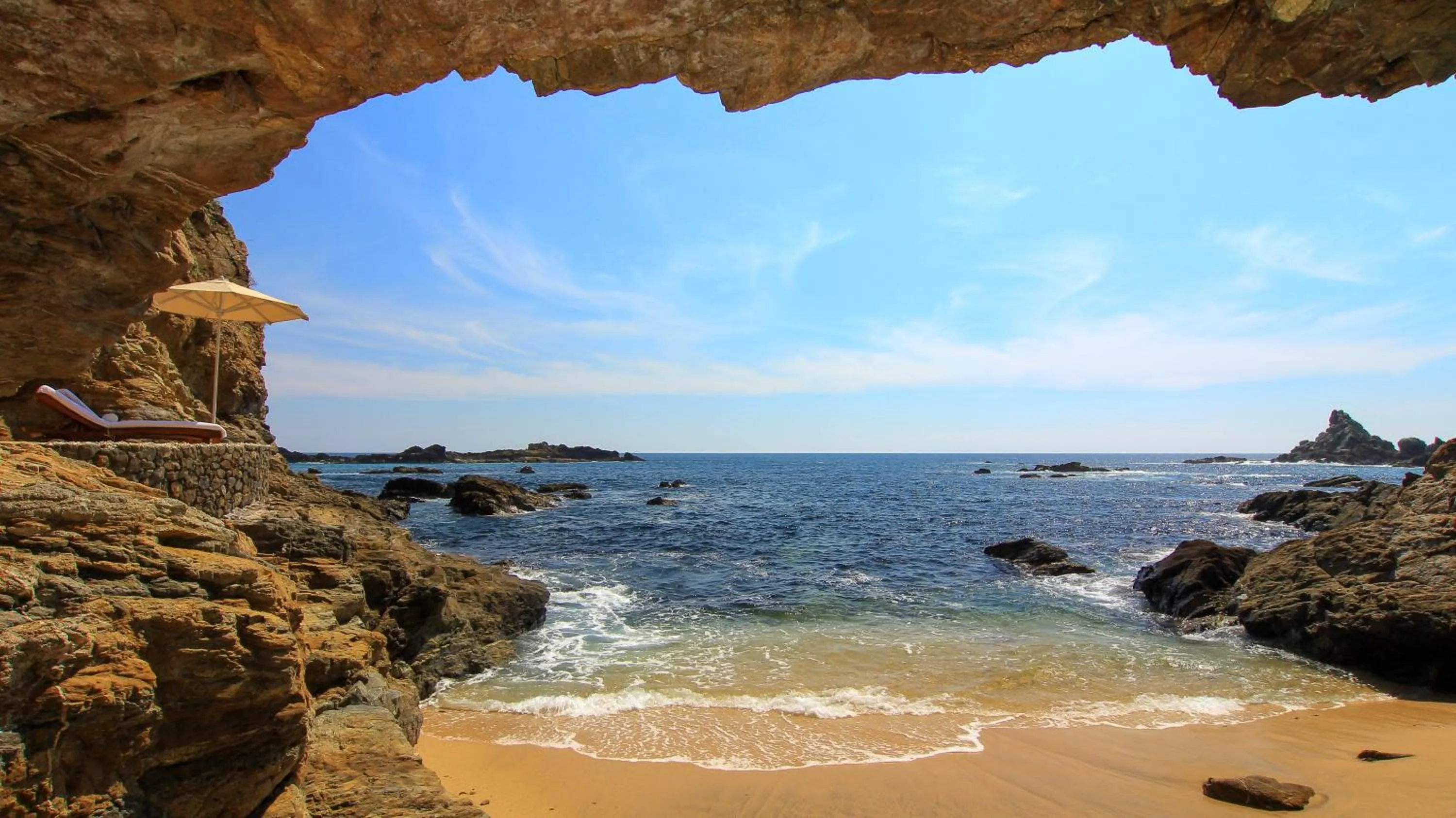 Beach in ZOA Hotel - Adults Only