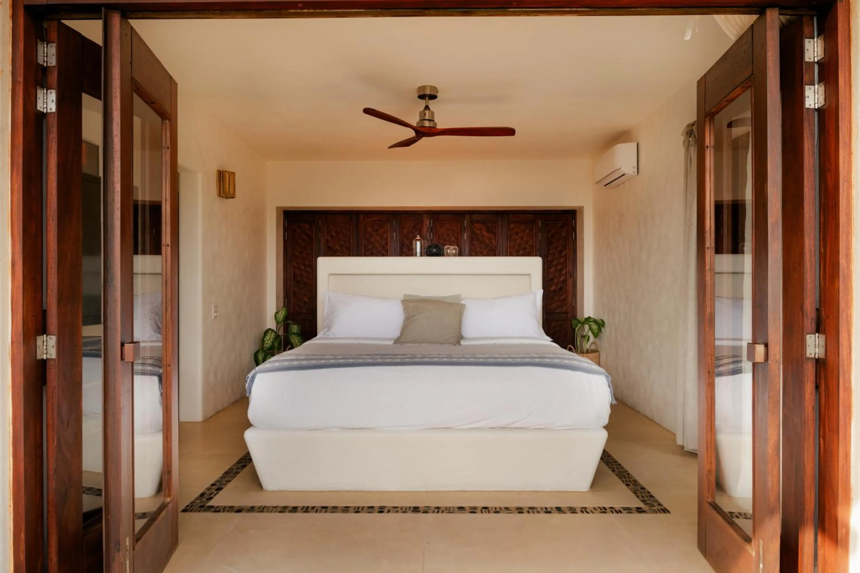 Bed in ZOA Hotel - Adults Only