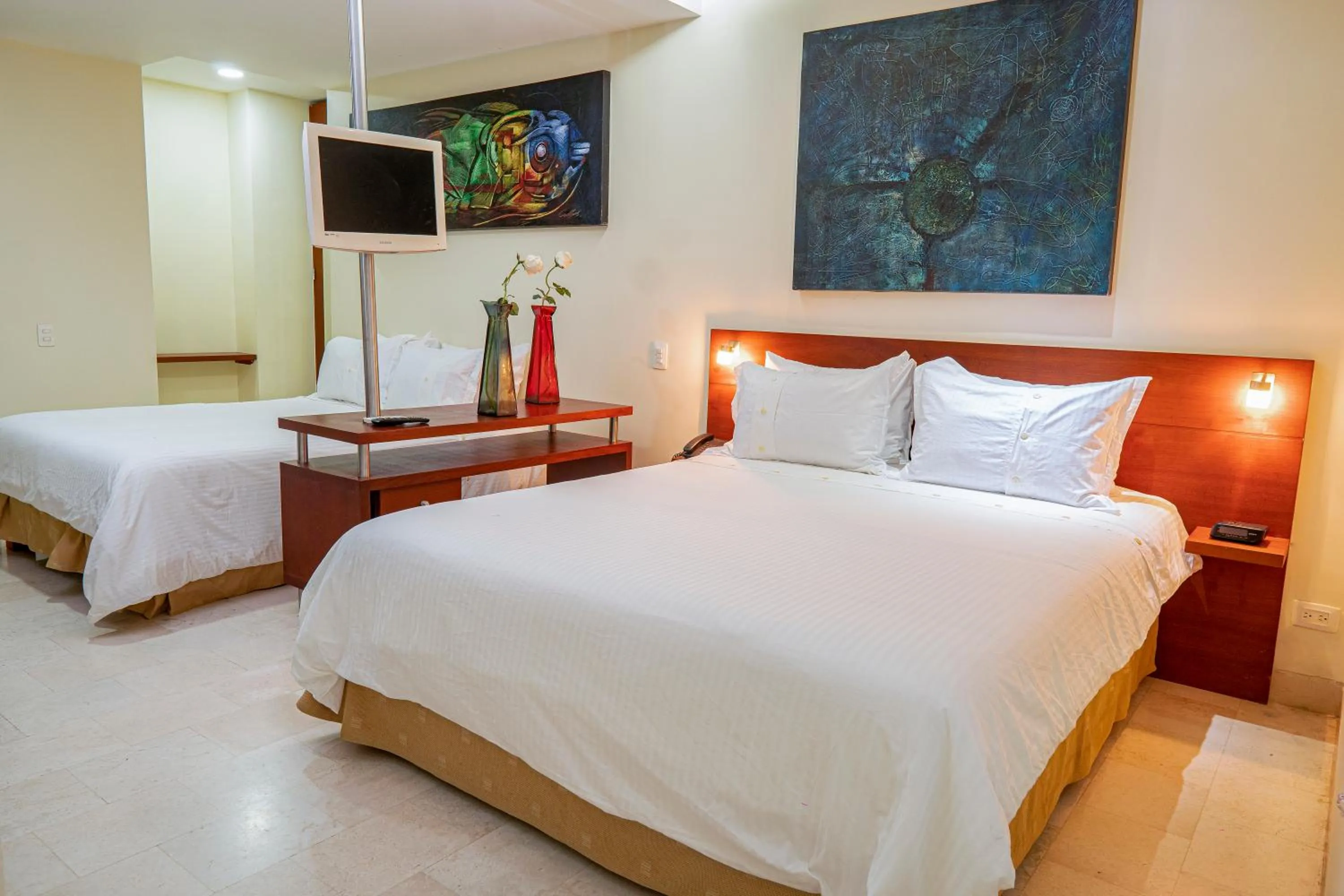 Photo of the whole room, Bed in PlazaMar Pacifico Hotel