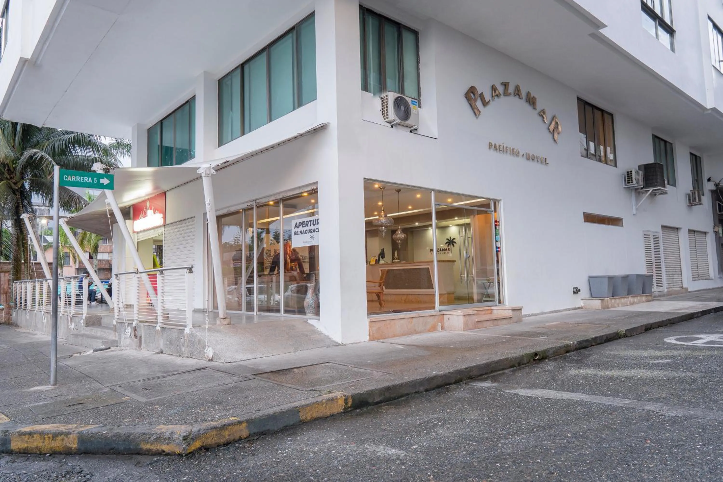 Facade/entrance in PlazaMar Pacifico Hotel