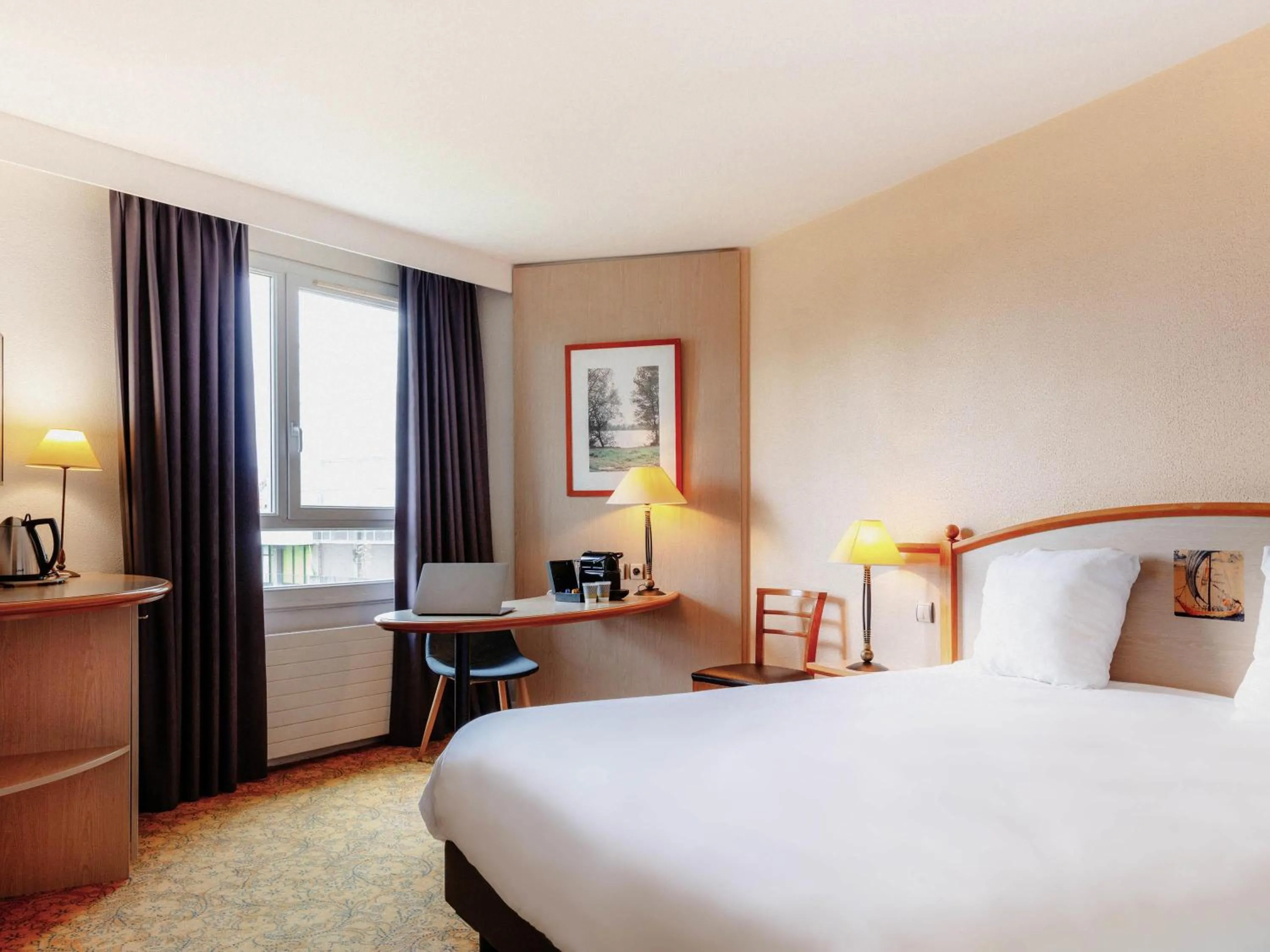 Bedroom, Bed in Mercure Nevers Pont De Loire