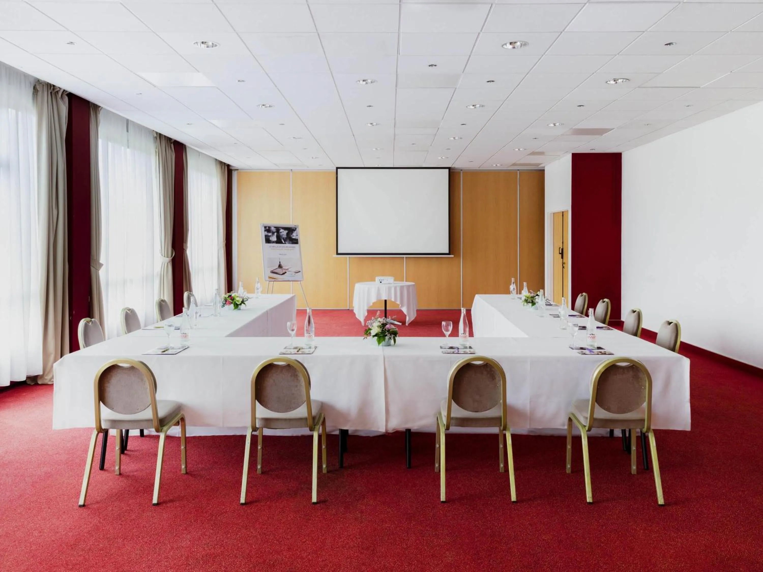 Meeting/conference room in Mercure Nevers Pont De Loire