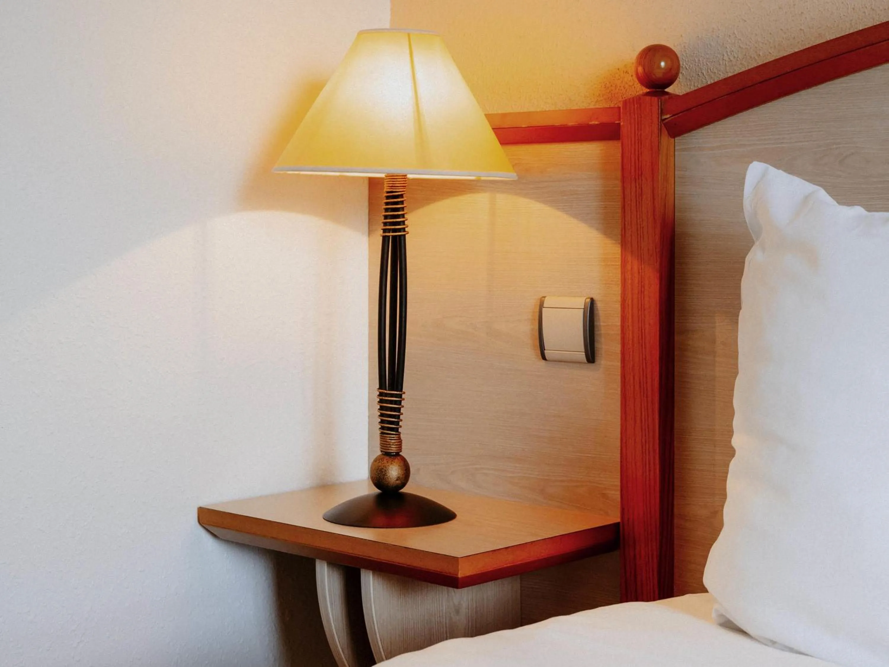 Bedroom, Bed in Mercure Nevers Pont De Loire