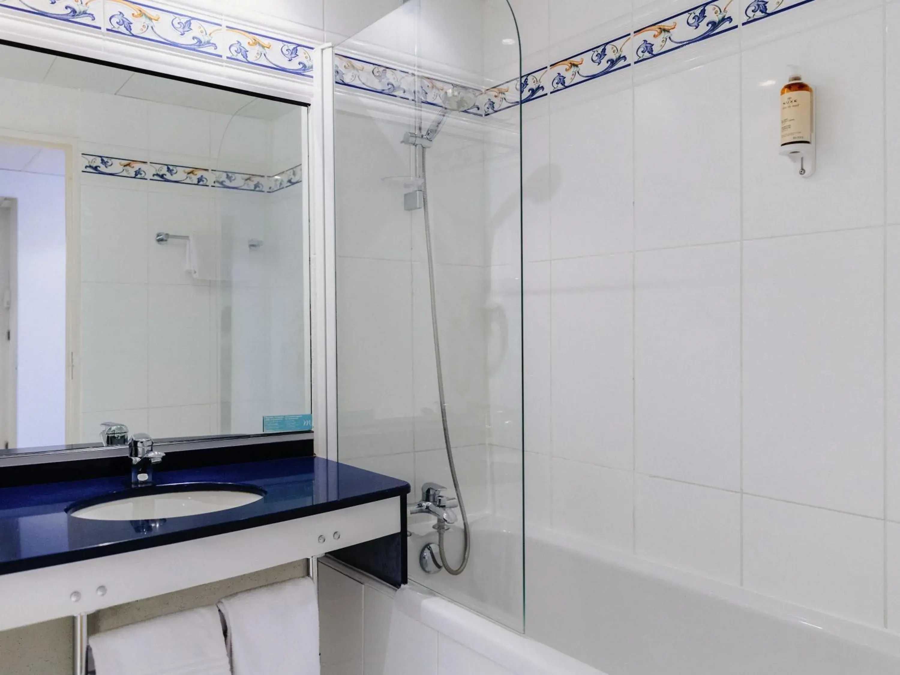 Standard Double Room in Mercure Nevers Pont De Loire Standard Double Room in Mercure Nevers Pont De Loire