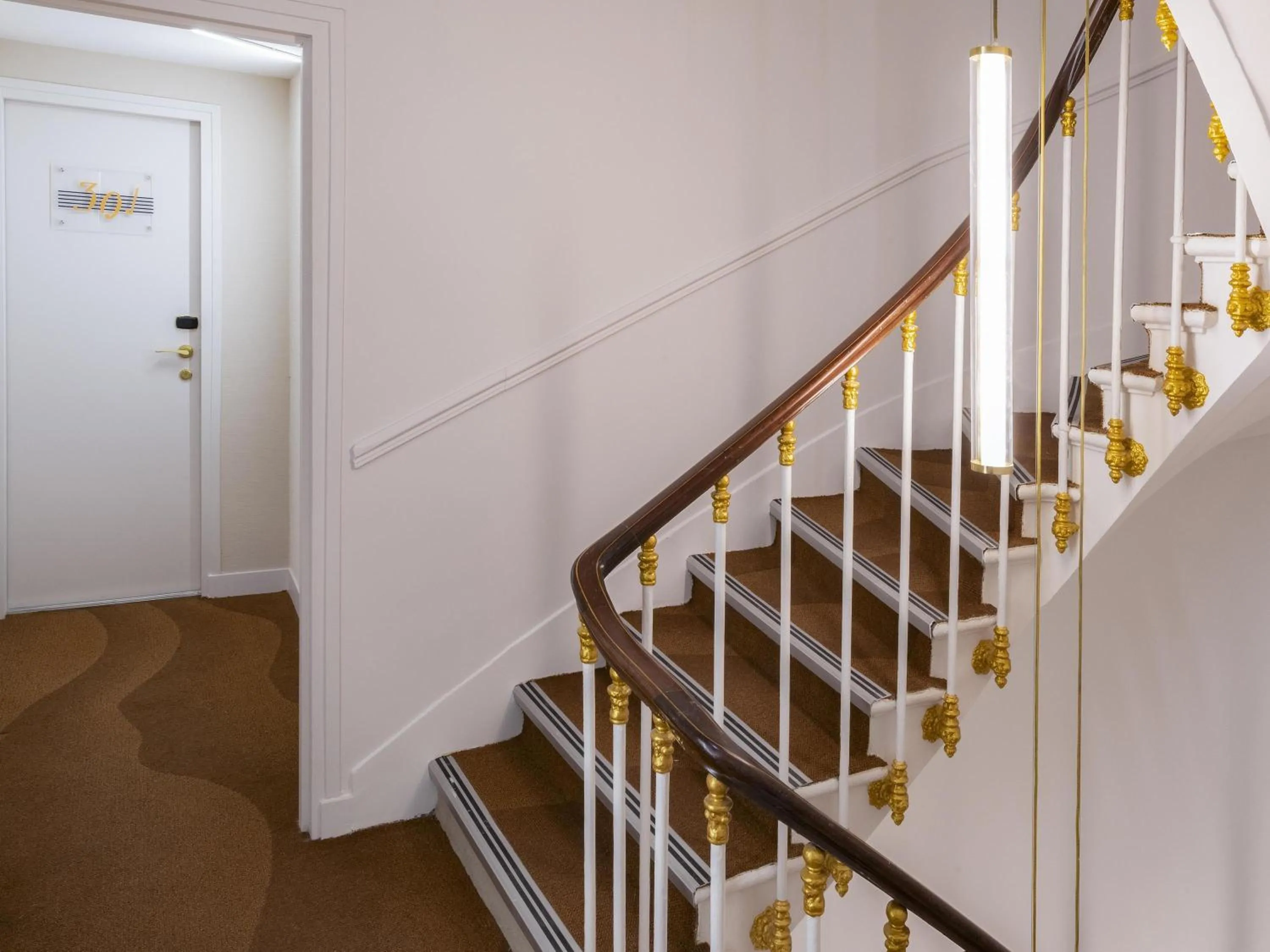 Property building in Mercure Paris Opera Lafayette